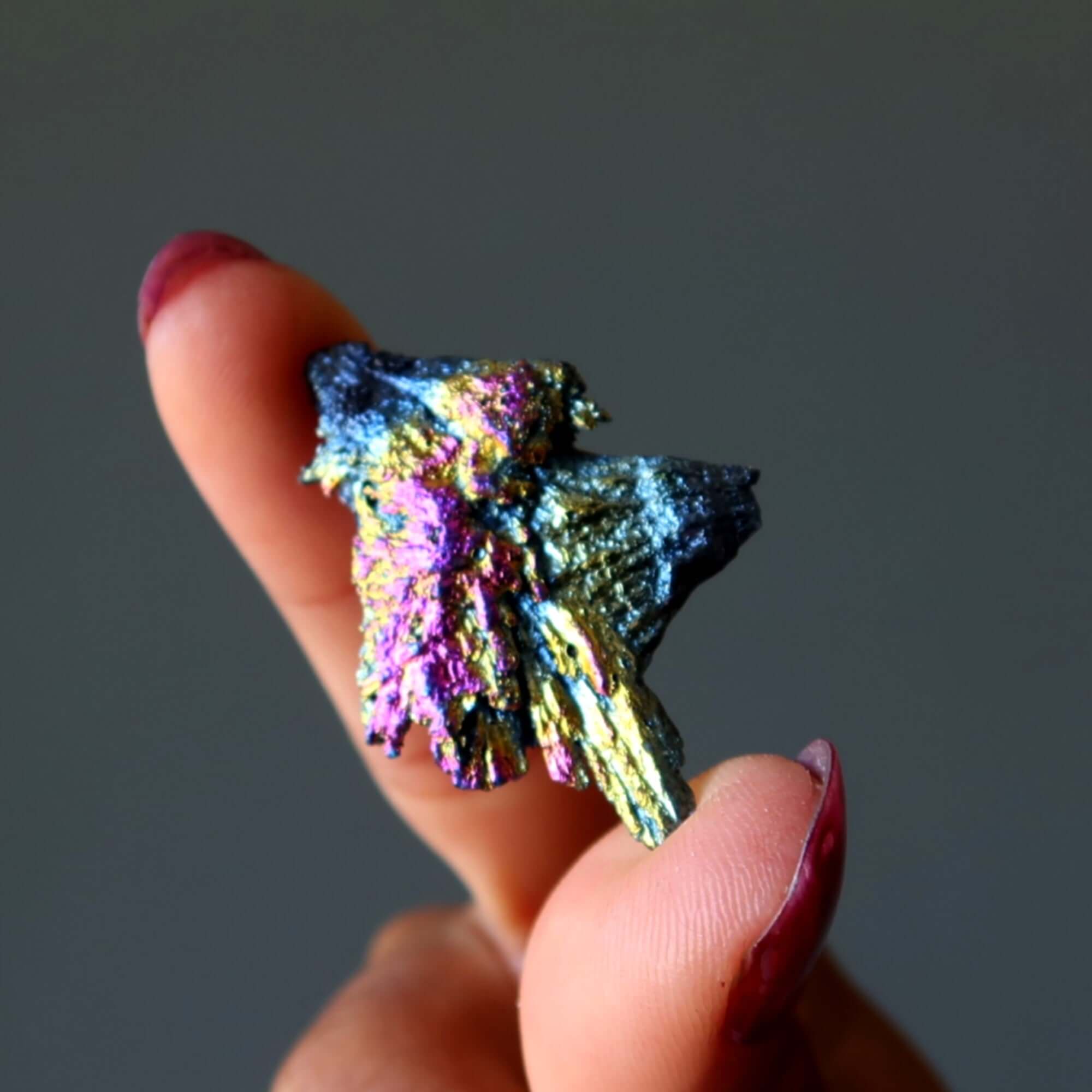 Kyanite Brut Cristal Paon Arc-en-ciel Titane Éclatant