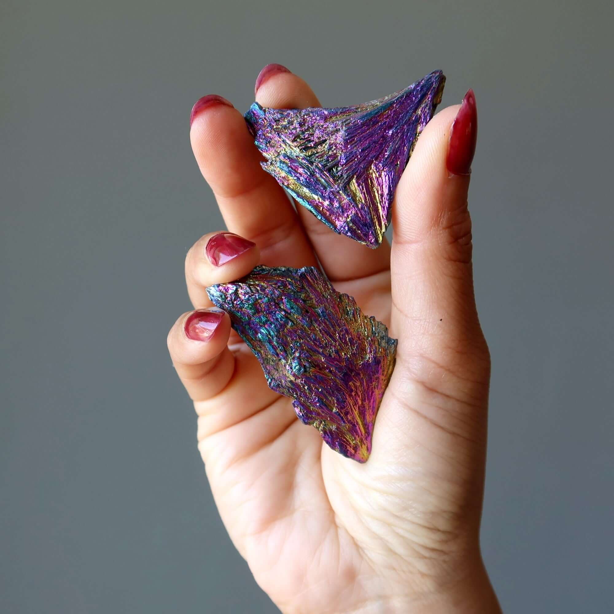 Kyanite Brut Cristal Paon Arc-en-ciel Titane Éclatant