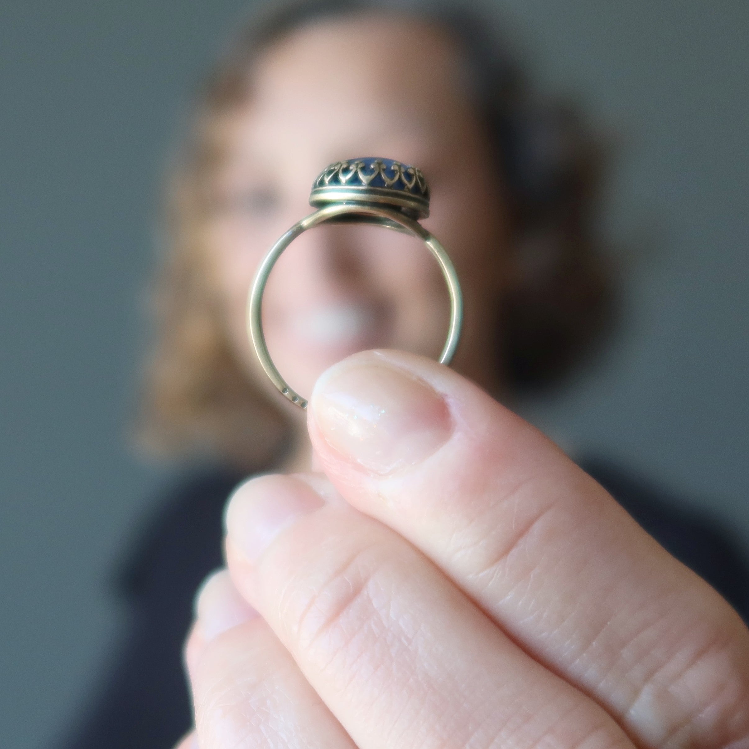 Bague en cyanite « Blue Moon » en laiton vieilli, ajustable