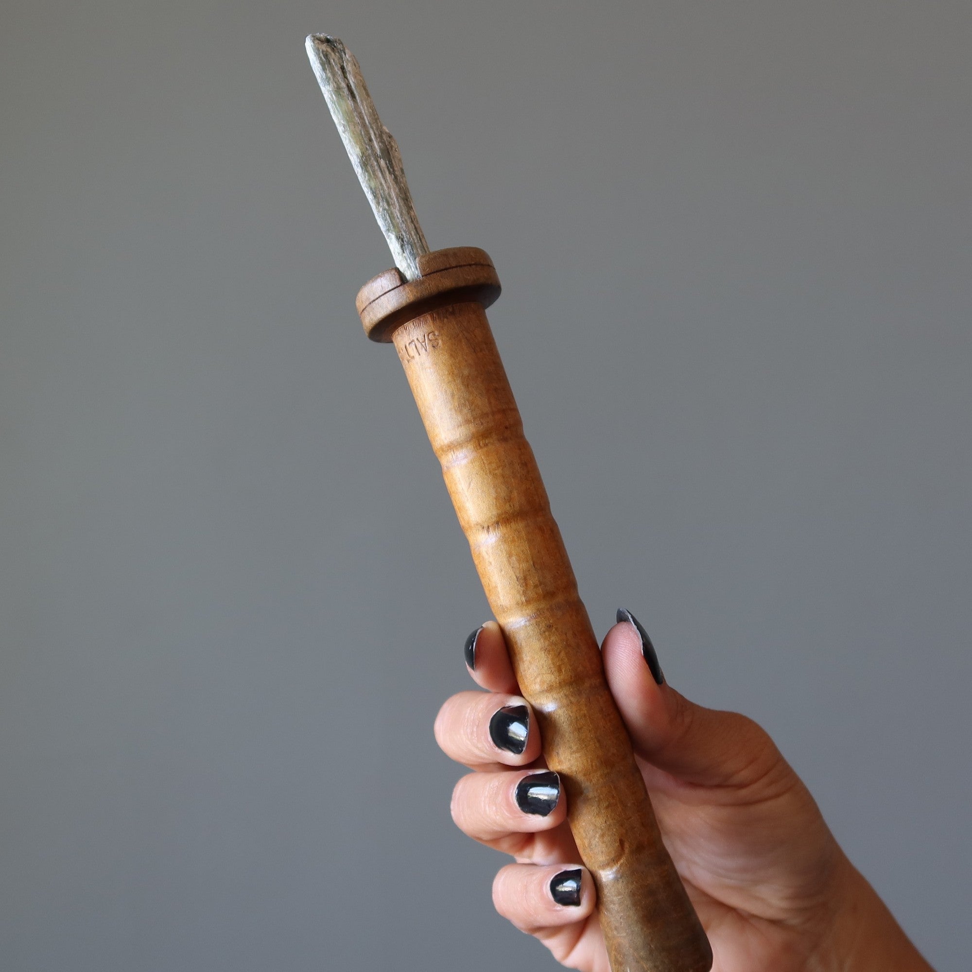 Kyanite cristal brut baguette Guérison fait main Gemme Bois vintage