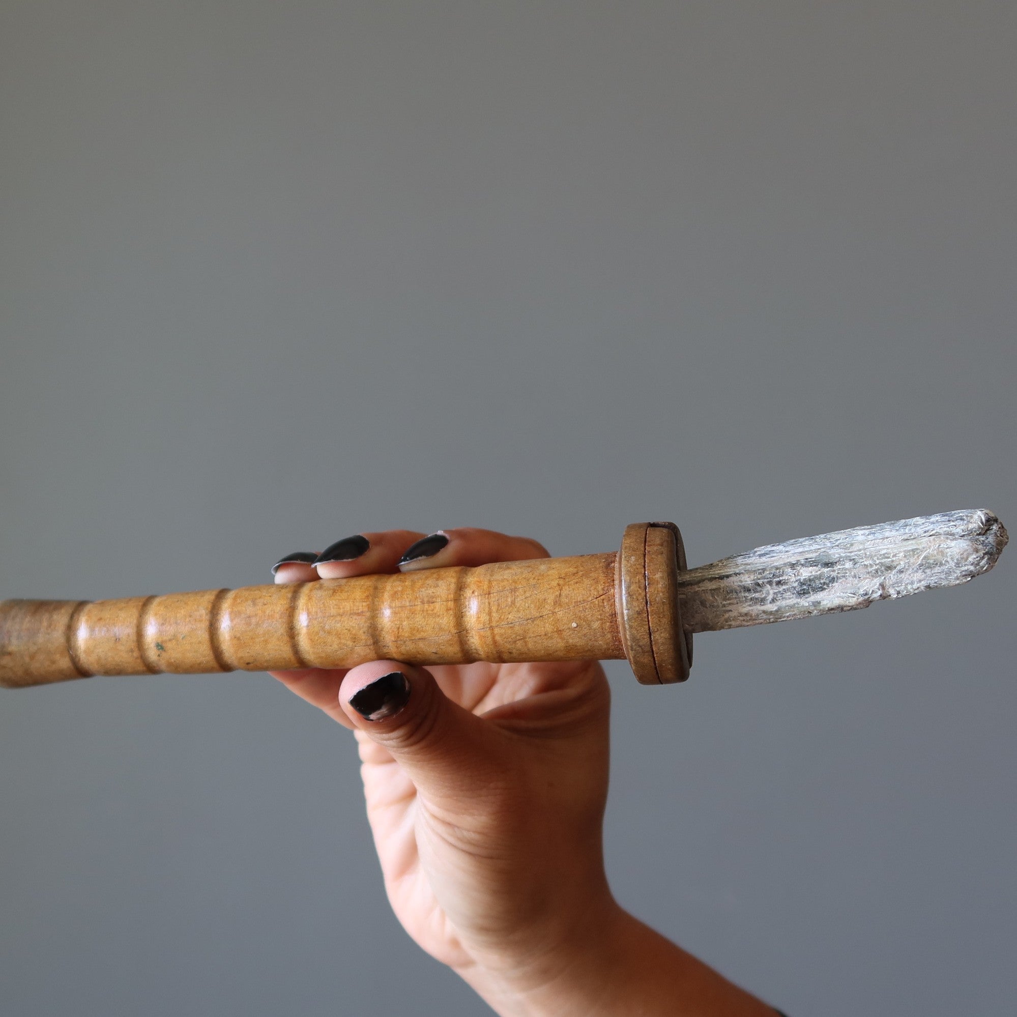 Kyanite cristal brut baguette Guérison fait main Gemme Bois vintage