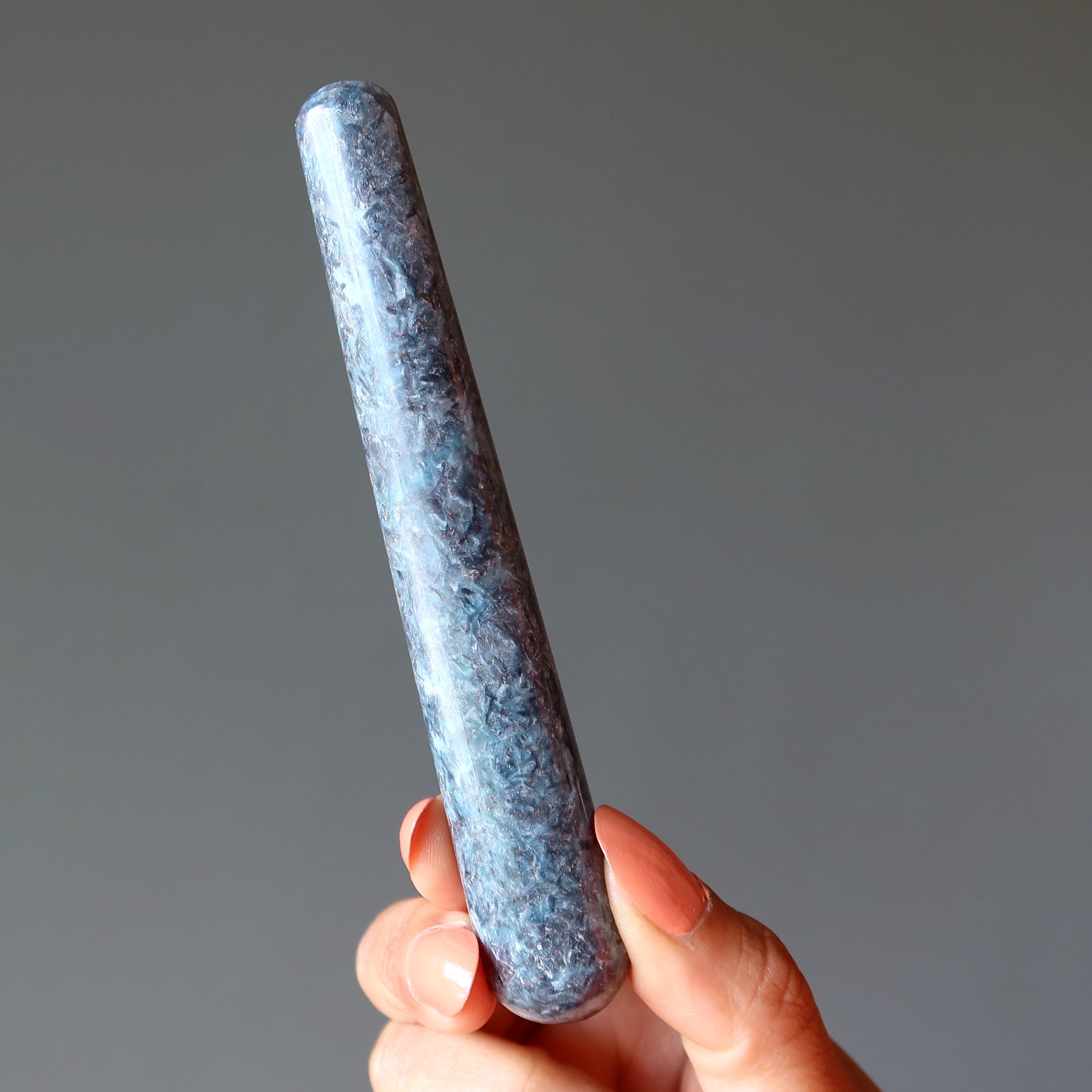 Cyanit-Massagestab: Weisheit in Blau