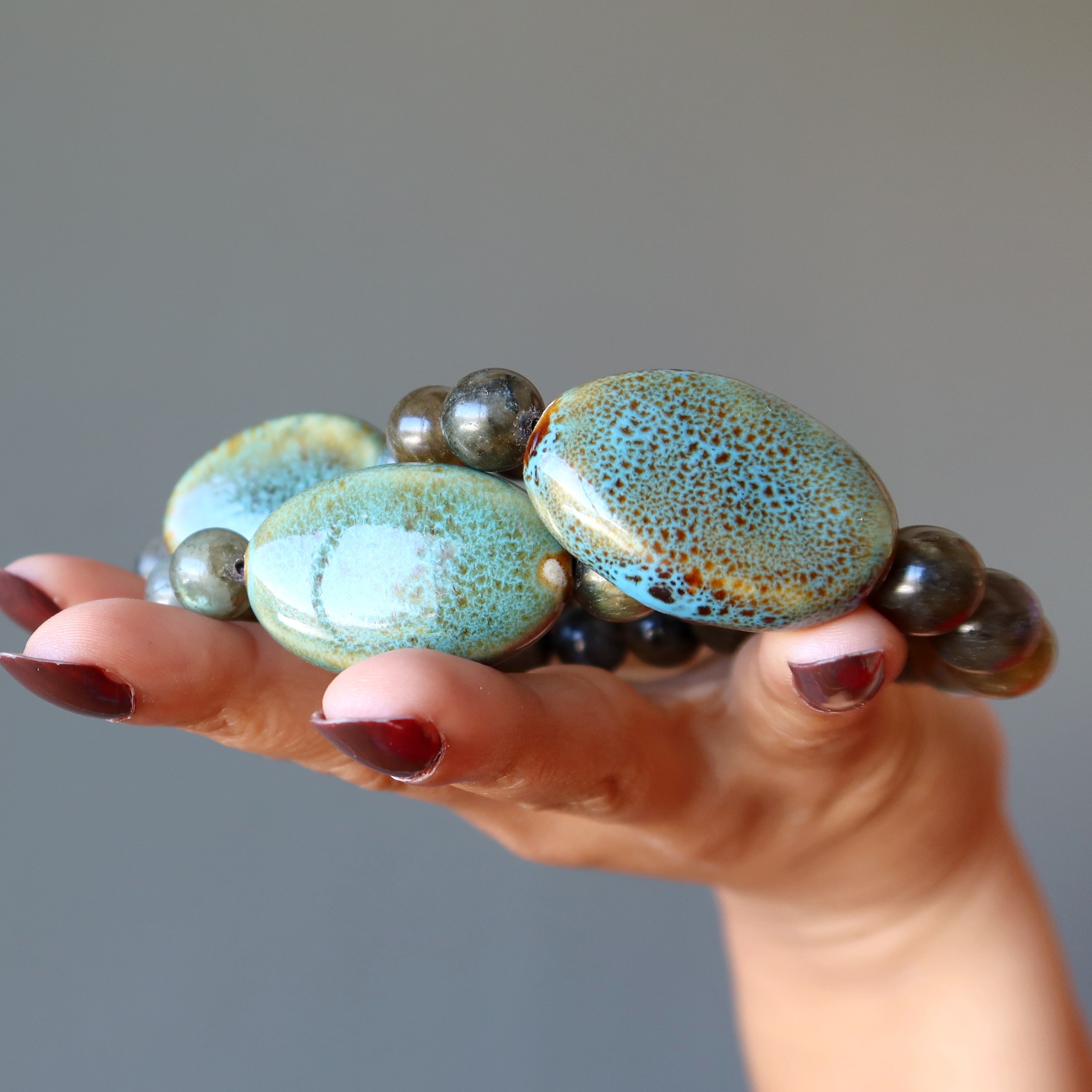 Bracelet labradorite Ovale miroir en céramique bleue