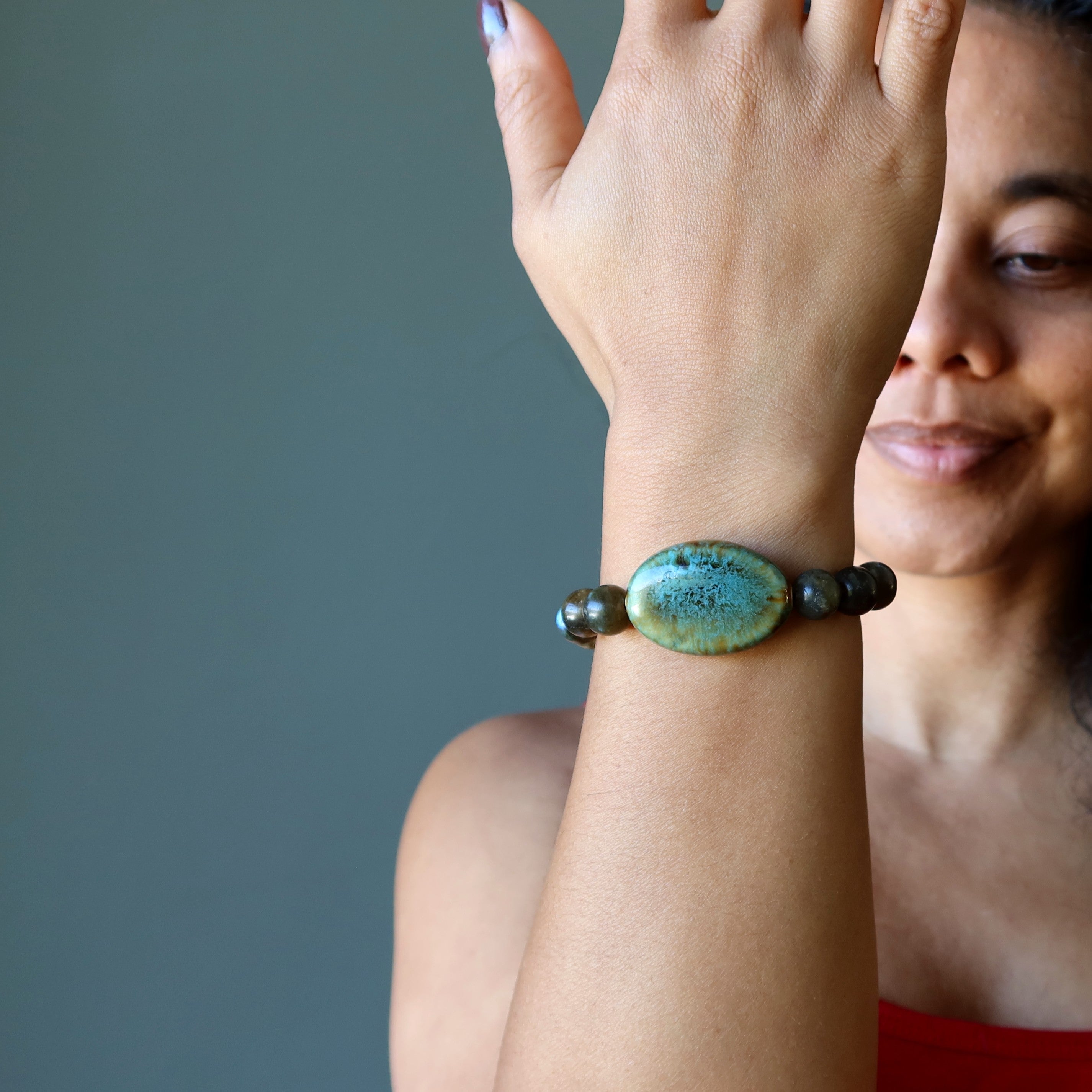 Bracelet labradorite Ovale miroir en céramique bleue