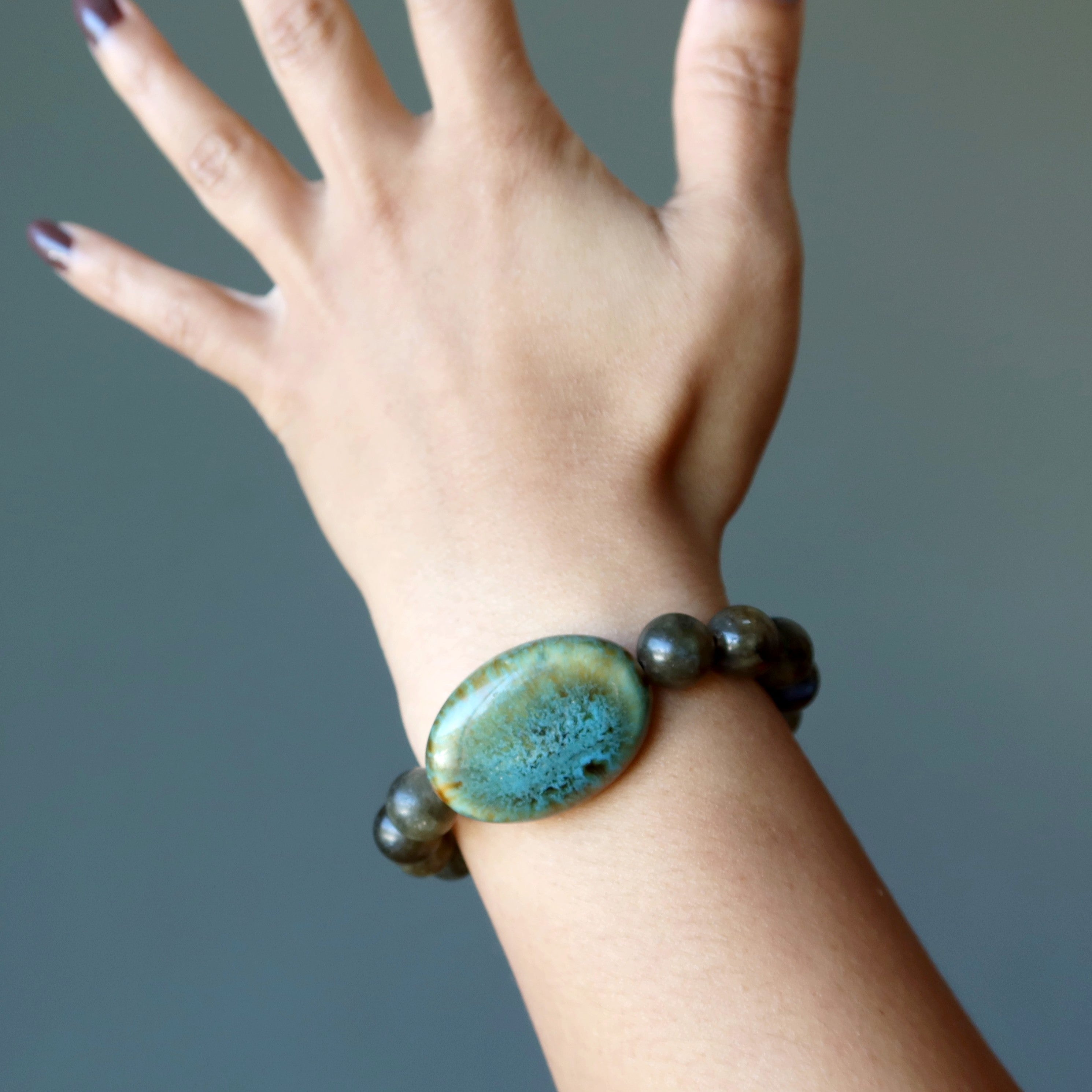 Bracelet labradorite Ovale miroir en céramique bleue