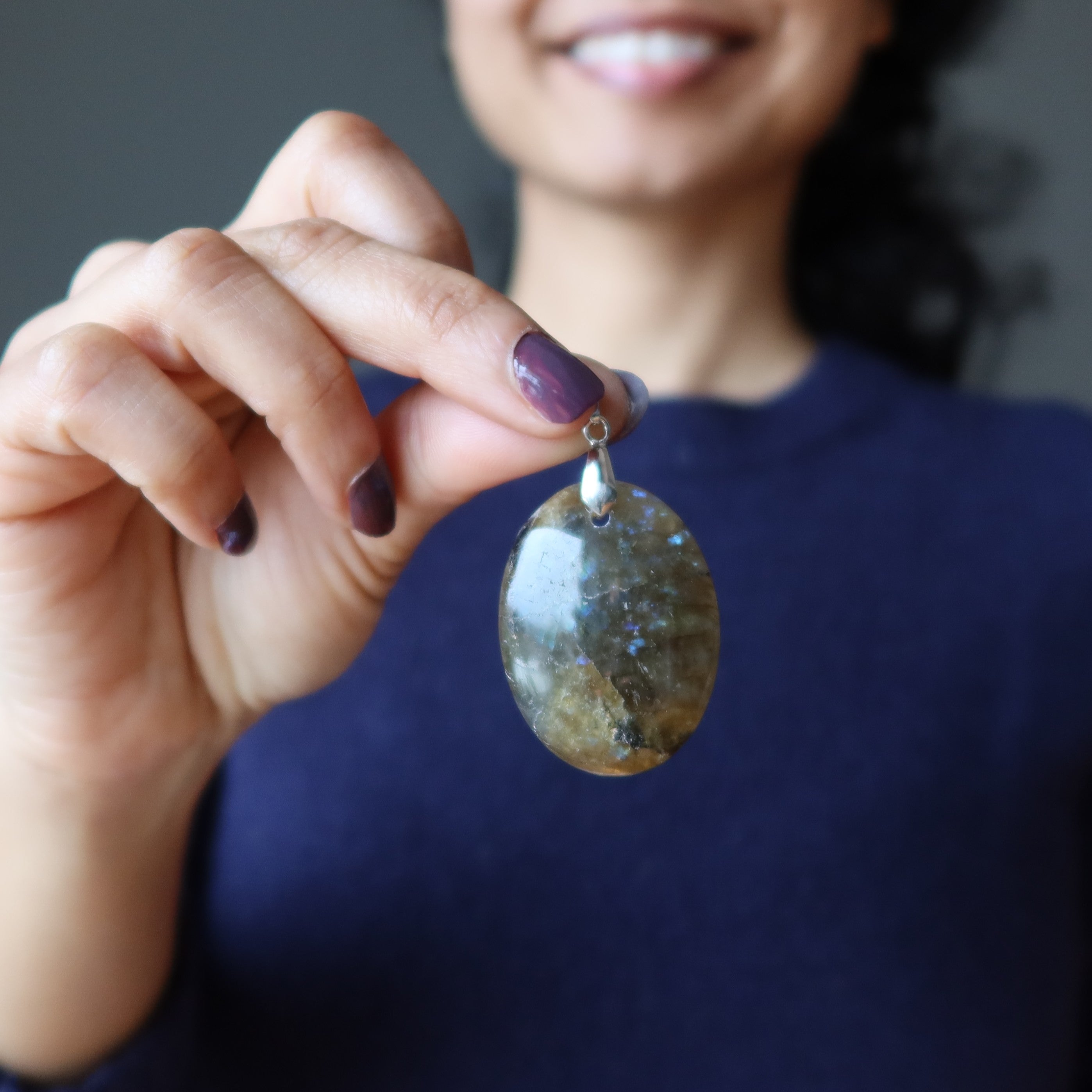 Pendentif Labradorite Mystique Ciel Nocturne Éclat Bleu Argent