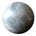 Sphère de labradorite en cristal de boule de l'éclair des ciels argentés