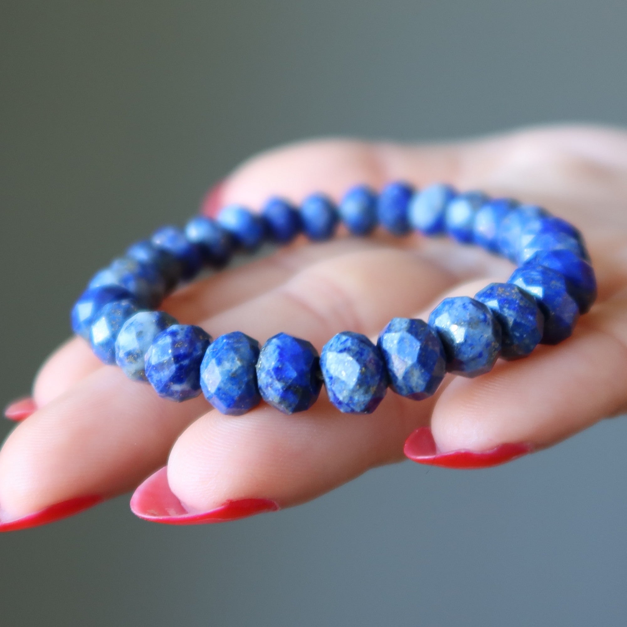 Bracelet Lapis bleu - Pierre à facettes pour une sophistication étincelante