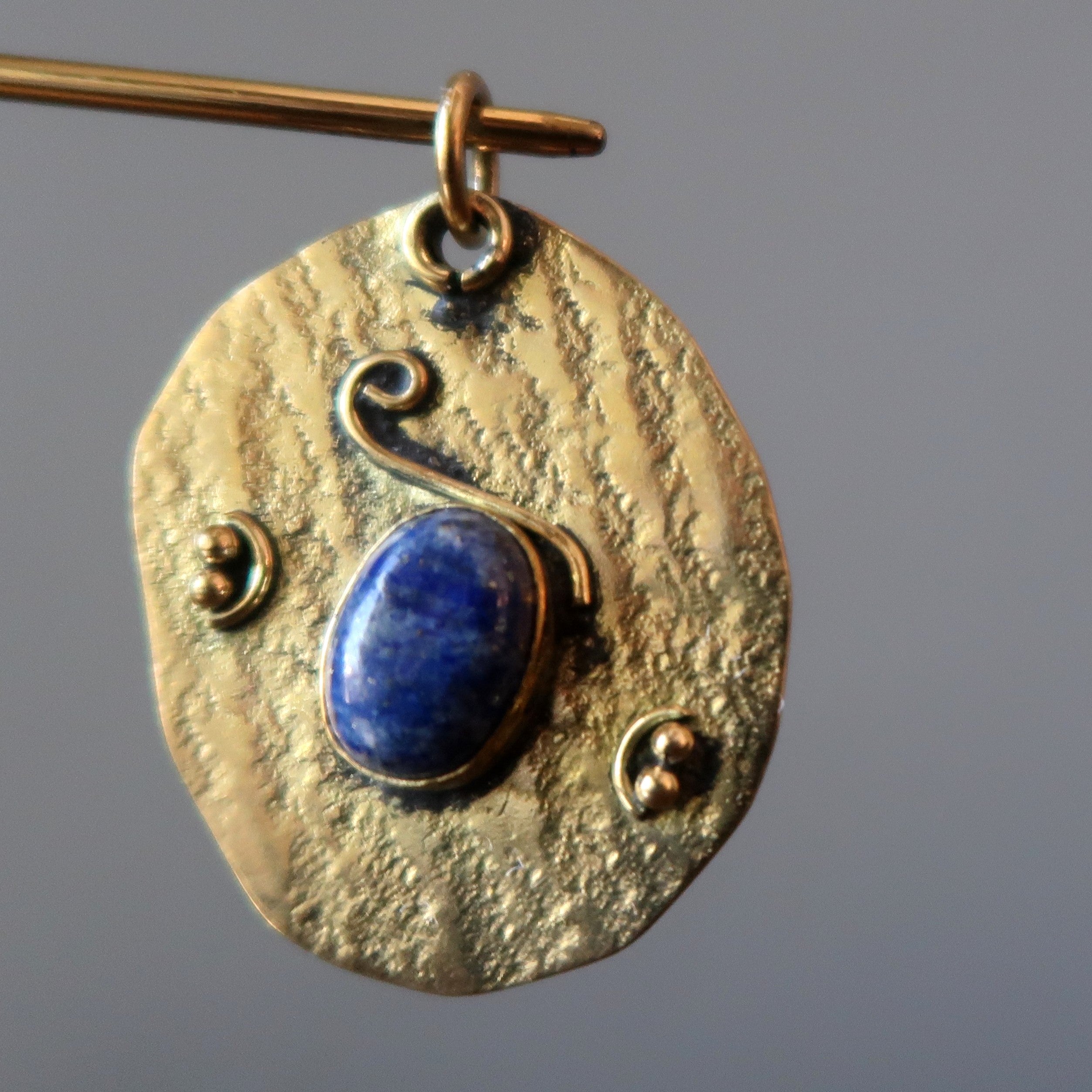 Pendentif Lapis Pierre précieuse bleue du Tibet Laiton artisanal