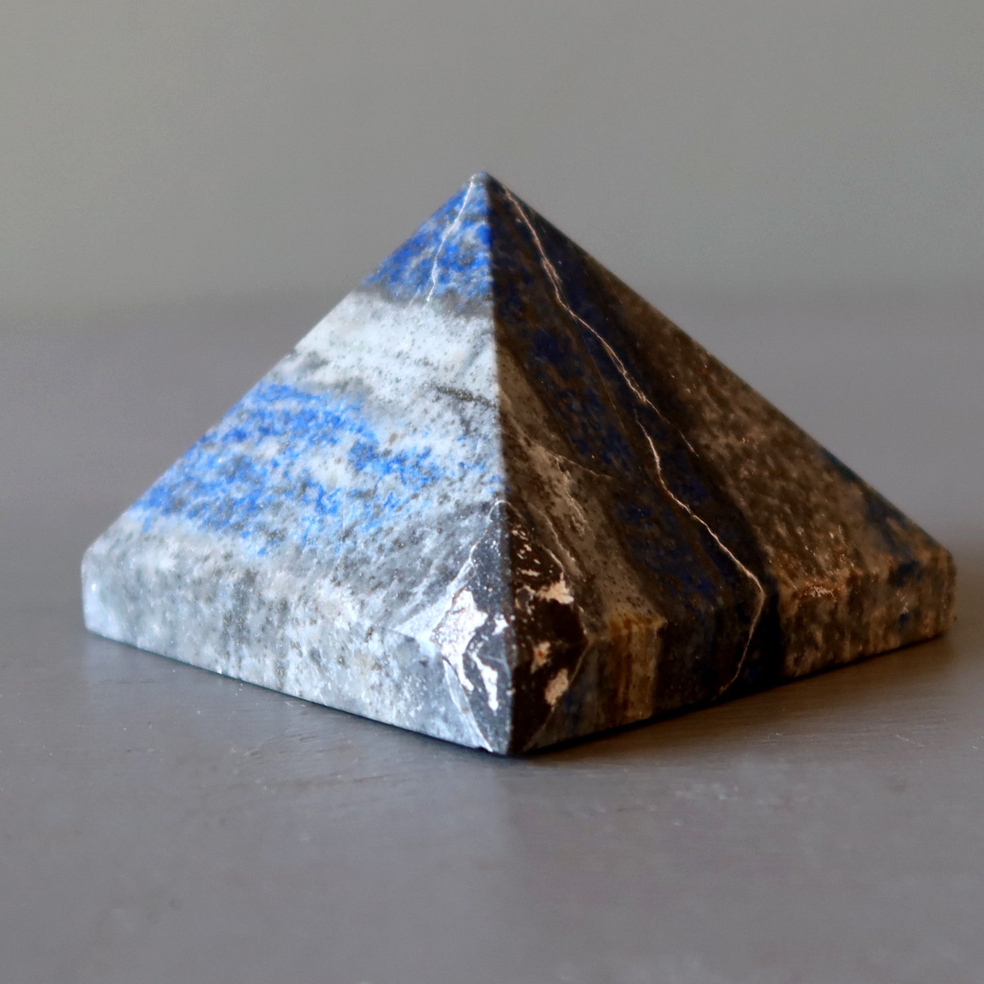 Lapis-Pyramide Siehe das Licht Meditationskristall