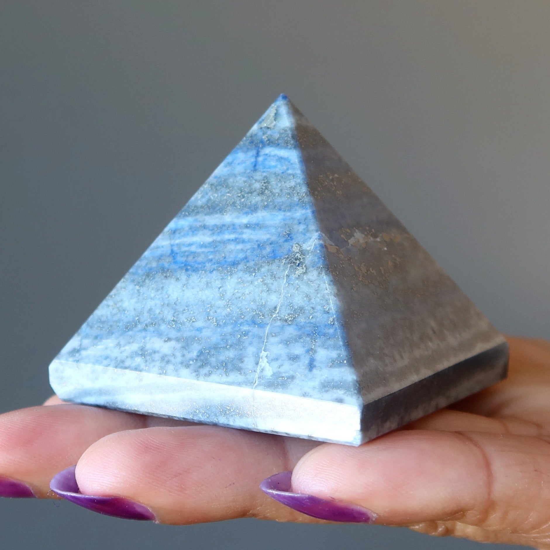 Lapis-Pyramide Siehe das Licht Meditationskristall