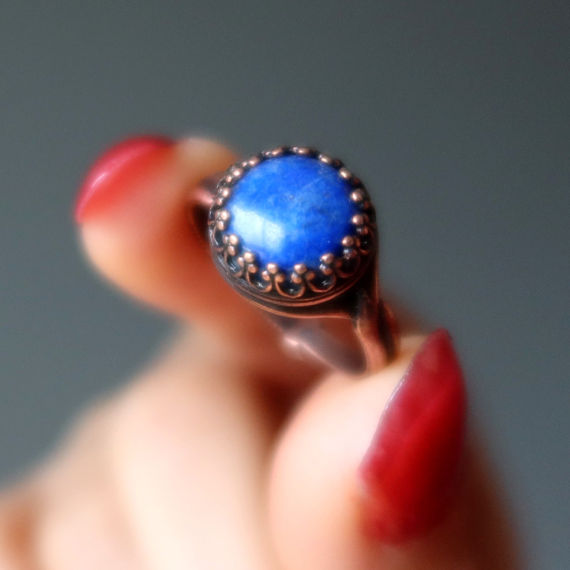 Lapislazuli-Ring, rund, blaue Edelstein, antikisiertes Kupfer, verstellbar