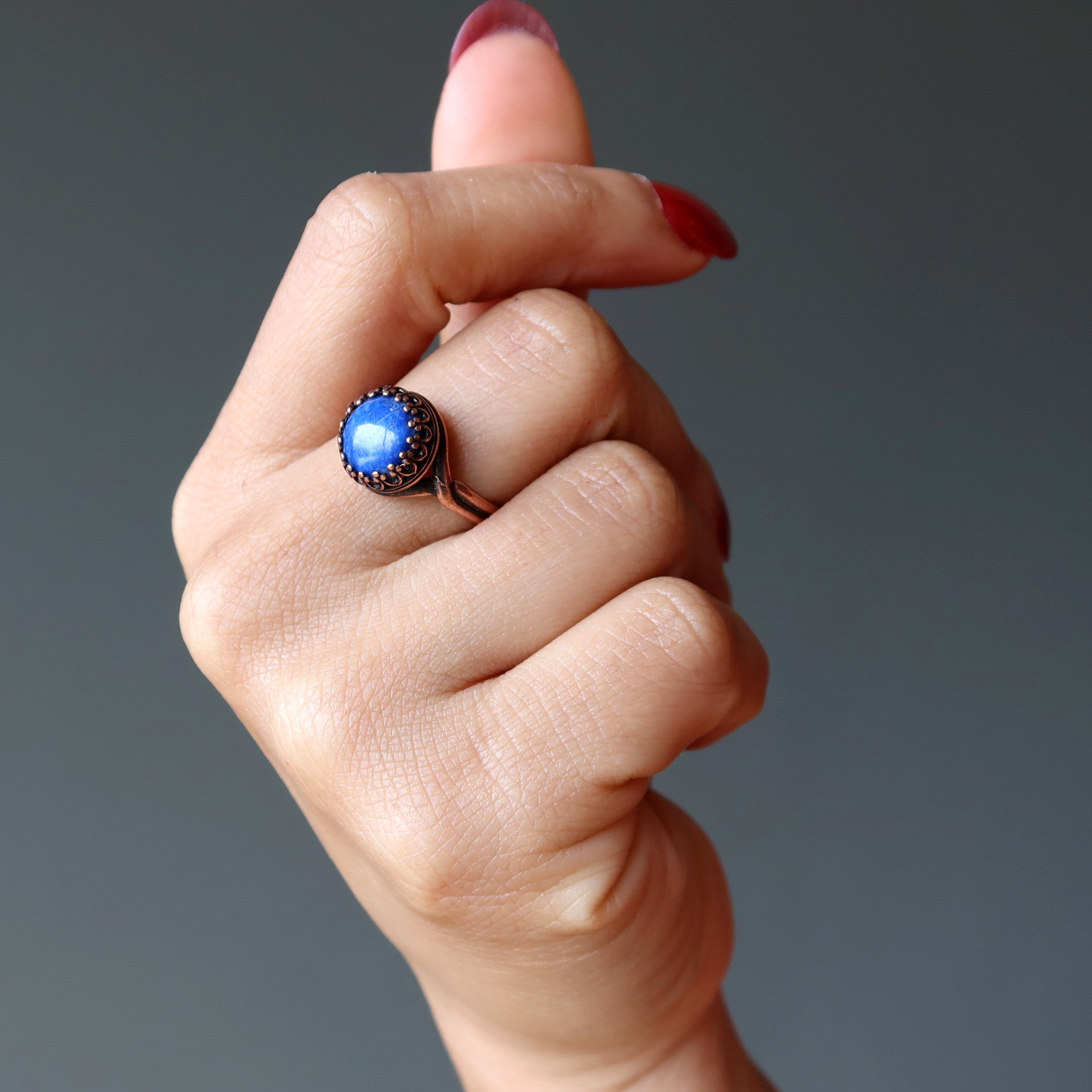Lapislazuli-Ring, rund, blaue Edelstein, antikisiertes Kupfer, verstellbar