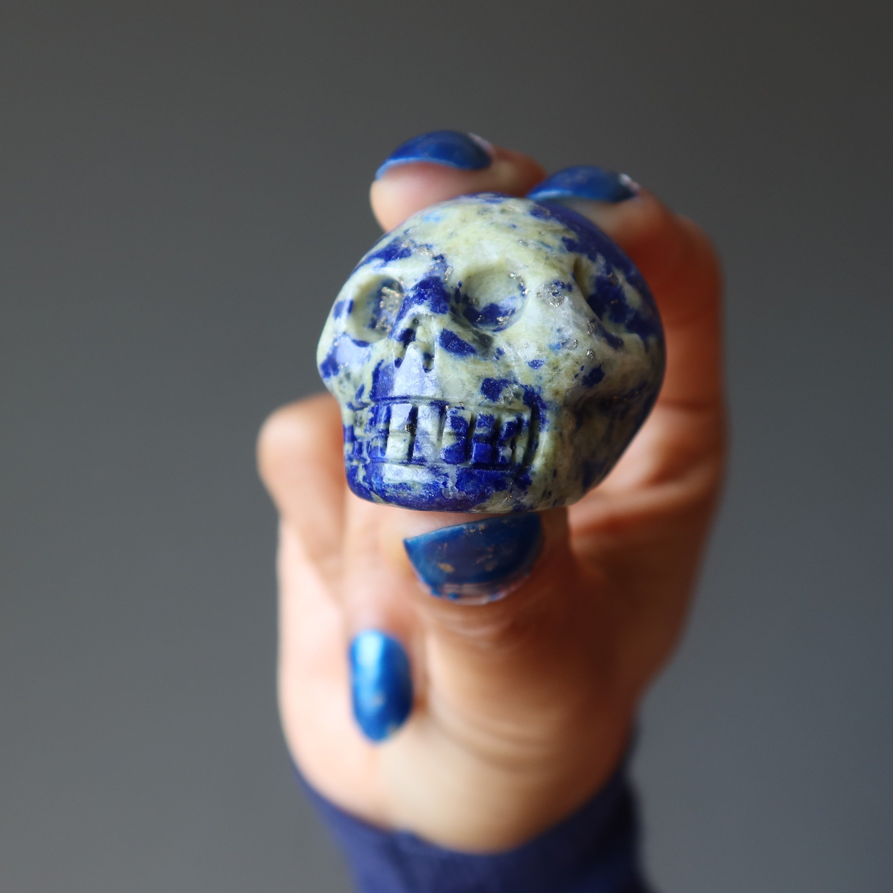Lapis Totenkopf Spirituelles Wesen des Großen Jenseits Blauer Kristallstein
