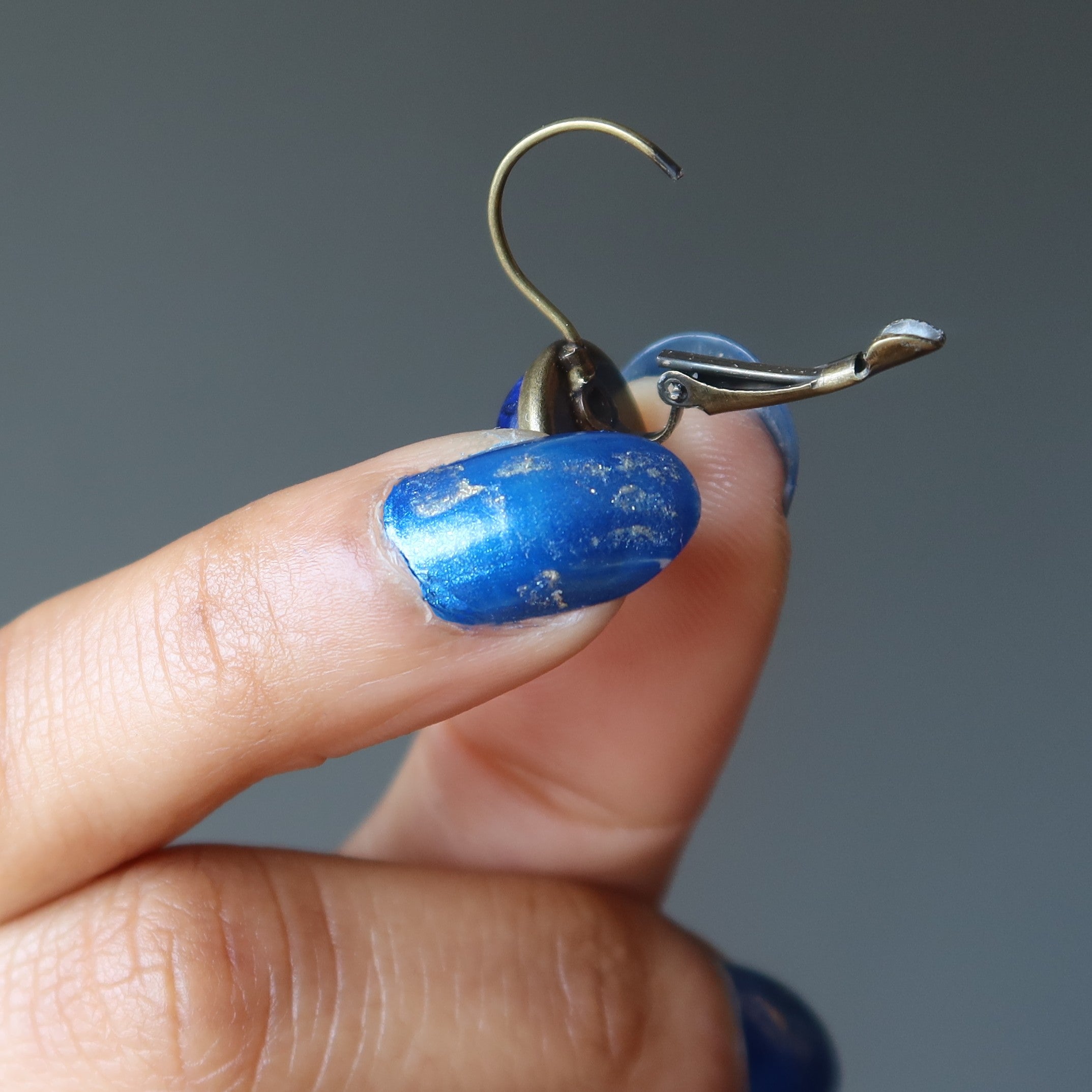 Lapislazuli Ohrringe Blaue Münze Antikbronze Klappbrisuren