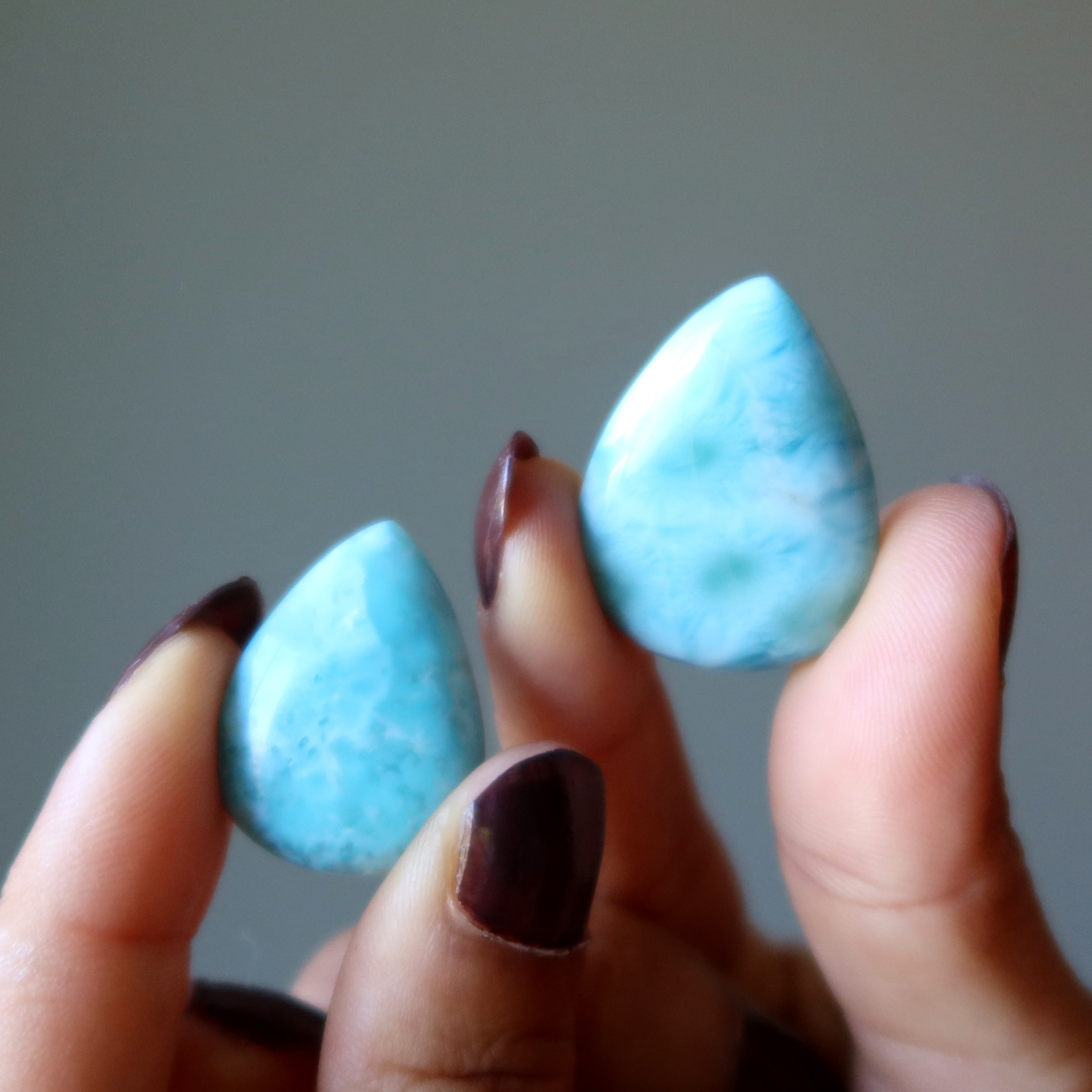Larimar-Gitterkristall Blauer Tropfen Spirituelle Anordnung Edelstein