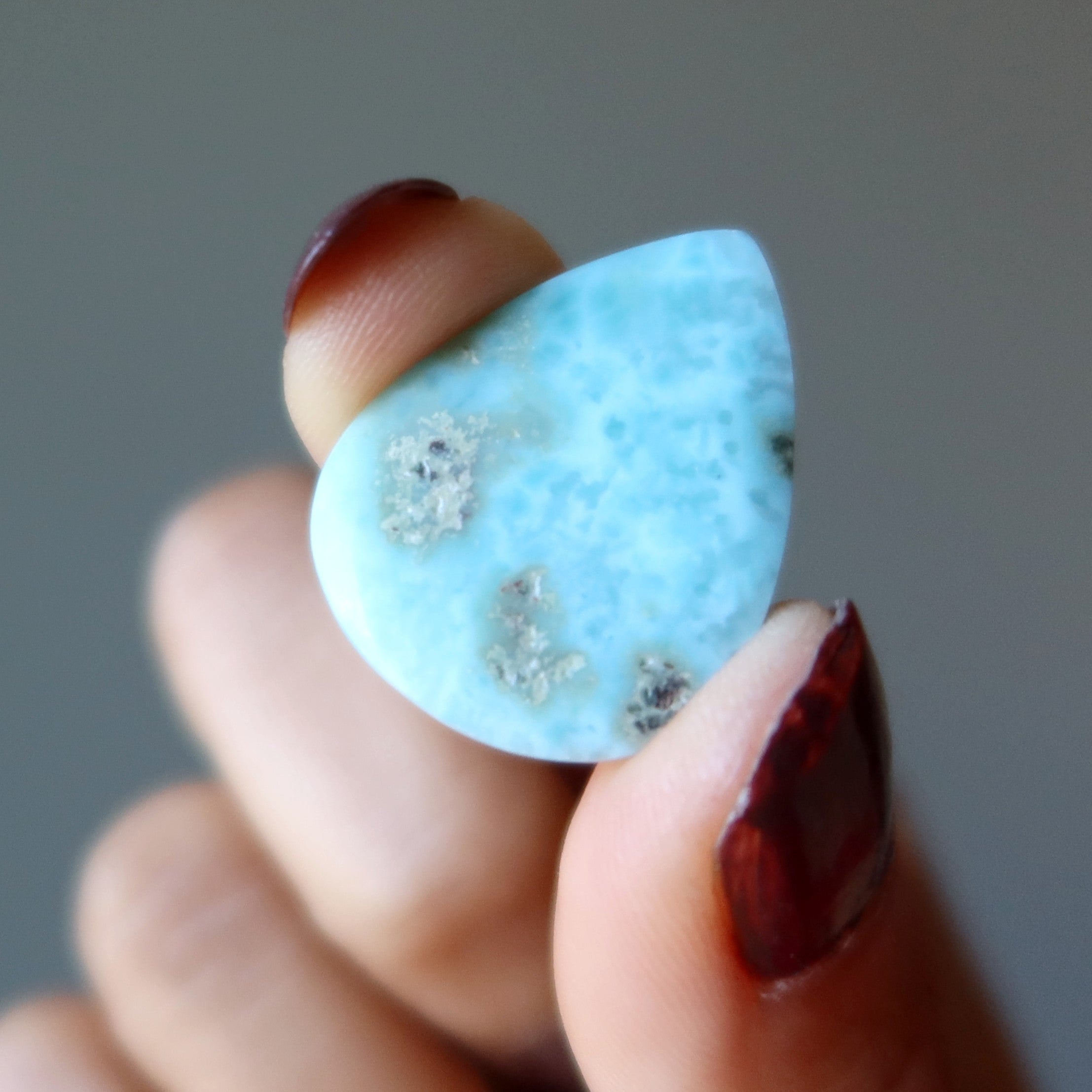 Larimar-Gitterkristall Blauer Tropfen Spirituelle Anordnung Edelstein