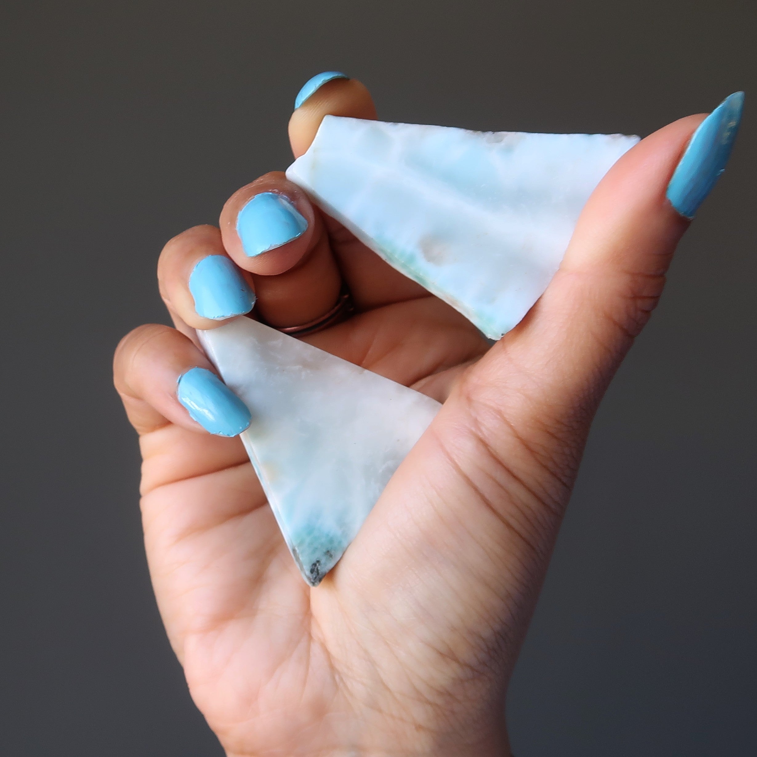 Larimar-Ladestein-Paar – himmelblaue, heilende Edelsteinscheiben
