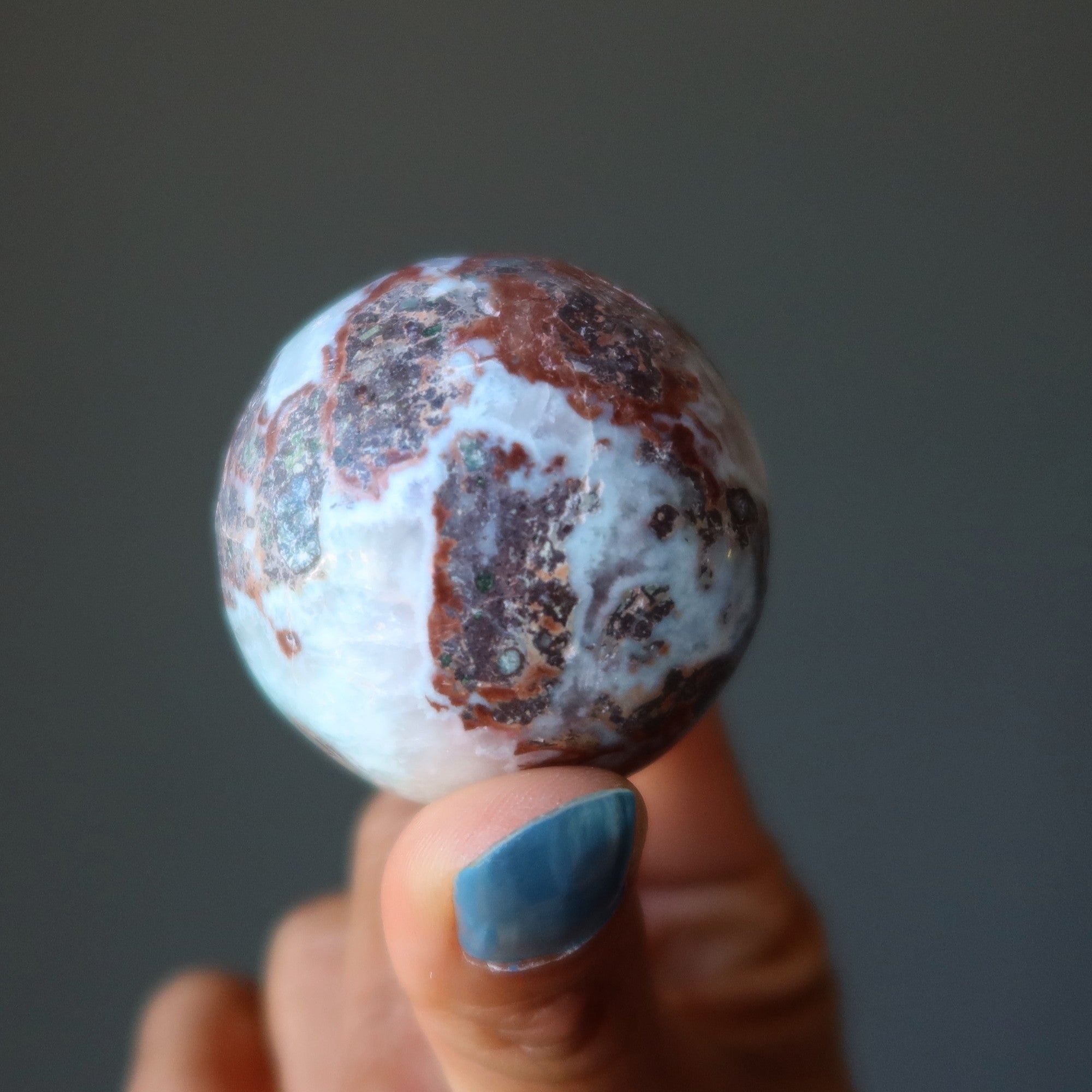 Sphère de Larimar Hématite Rouge Feu dans le Ciel Boule de Cristal