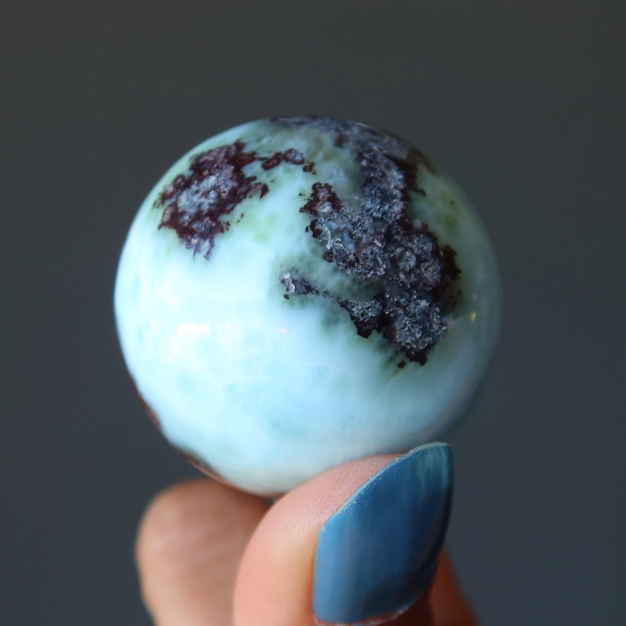 Sphère de Larimar Hématite Rouge Feu dans le Ciel Boule de Cristal