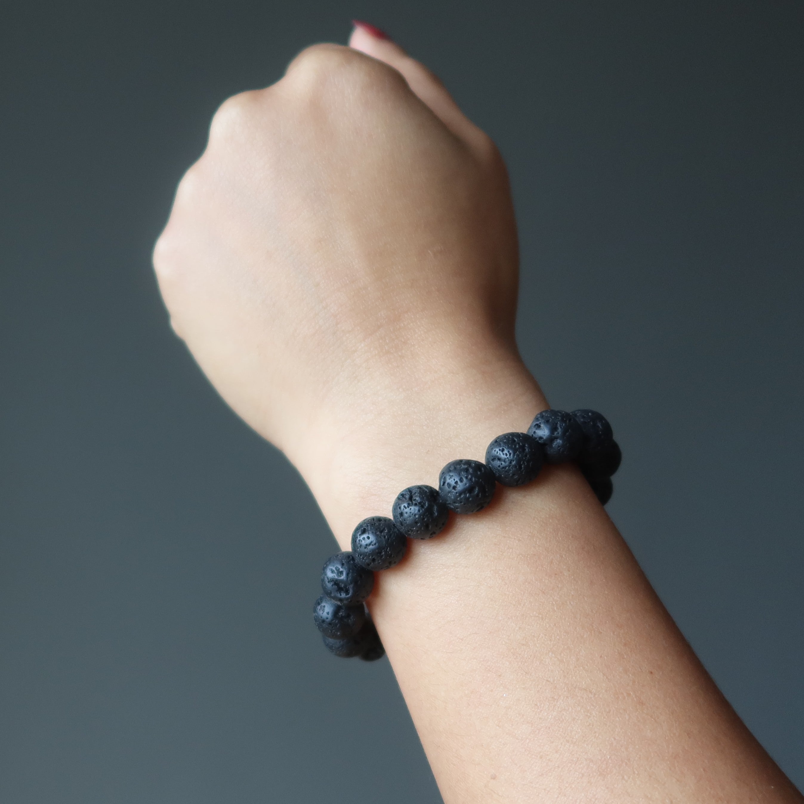 Bracelet en lave Pierre de protection Dieu volcan noir