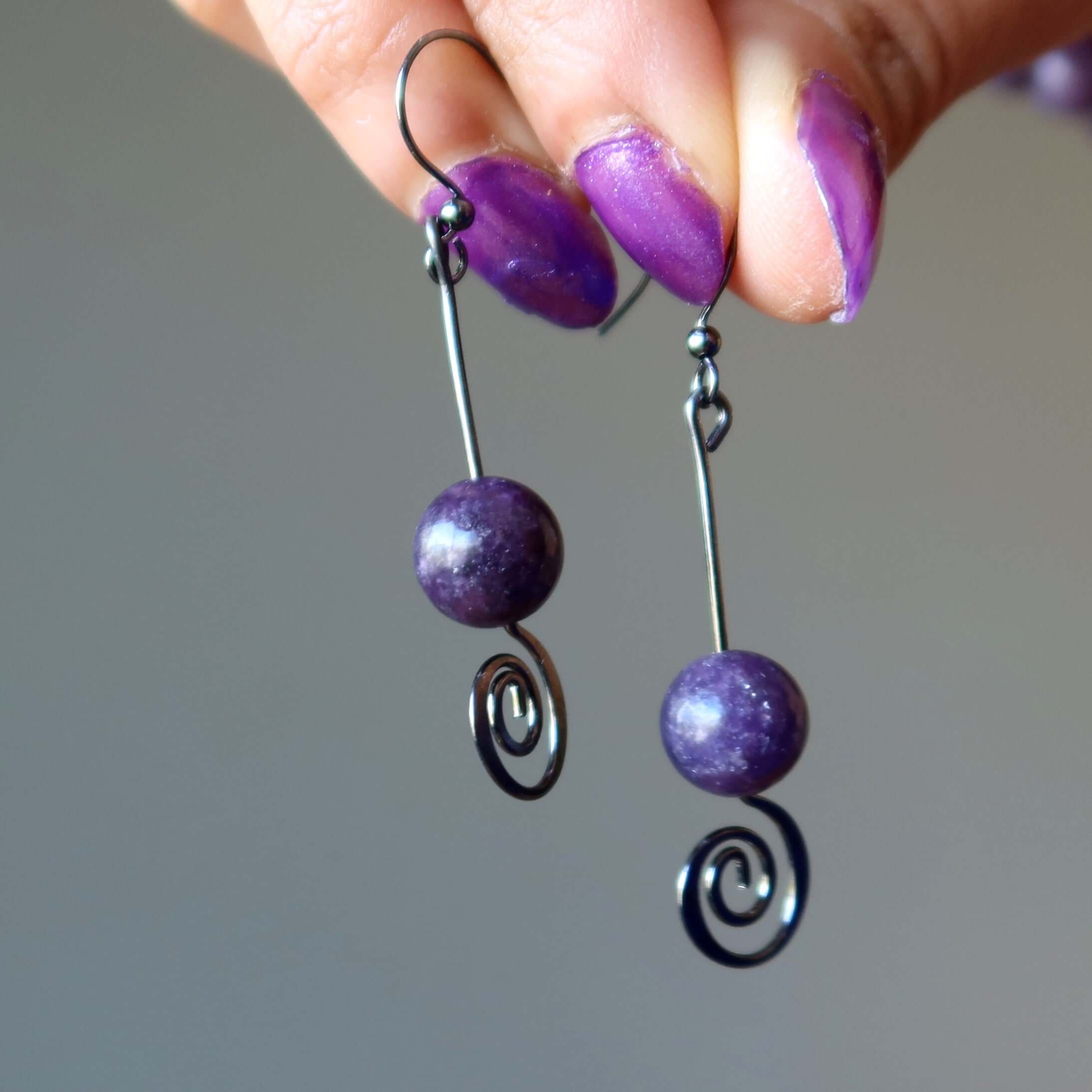 Boucles d'oreilles Lépidoite Vortex violet Spirale en cristal