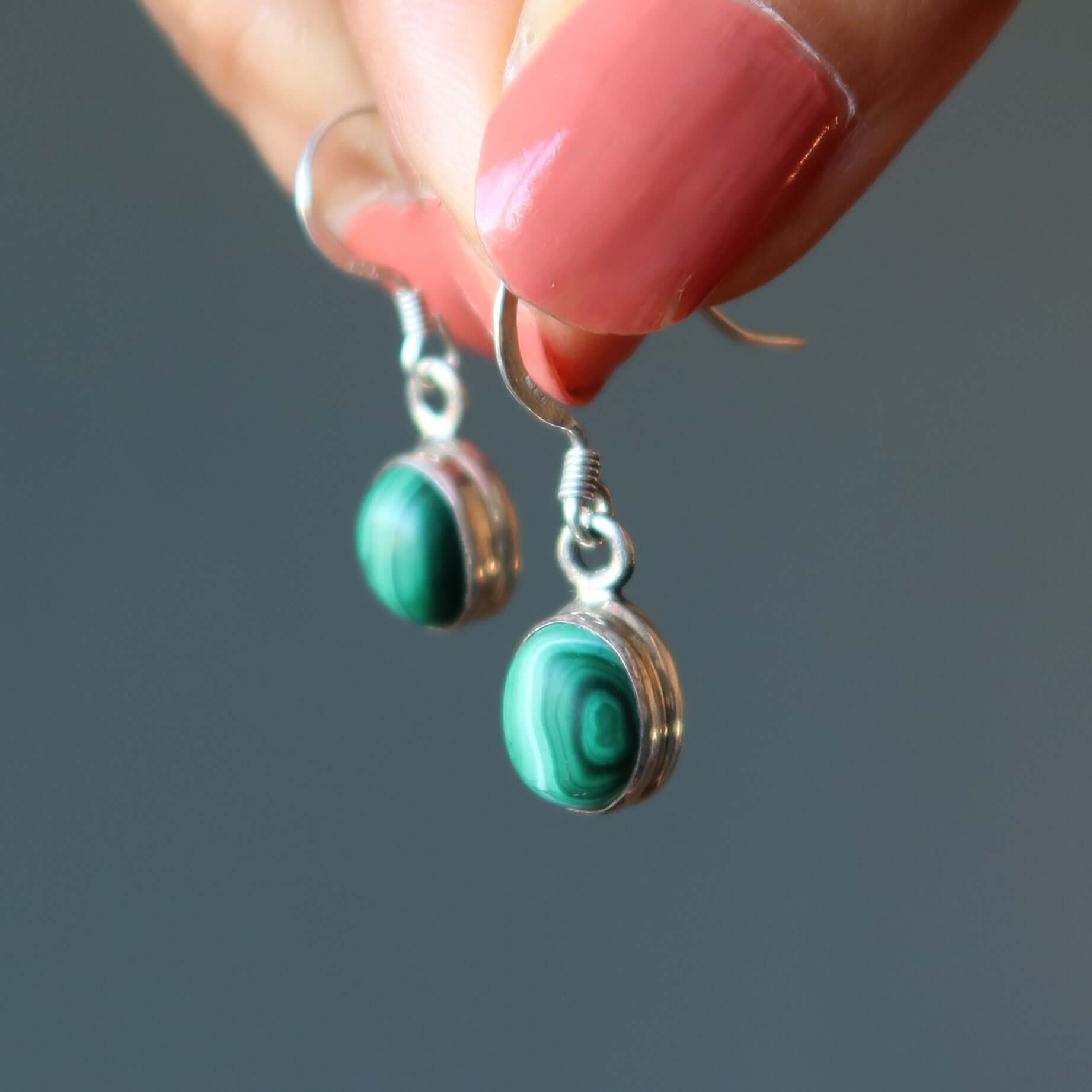 Boucles d'oreilles pendantes ovales en malachite, argent sterling