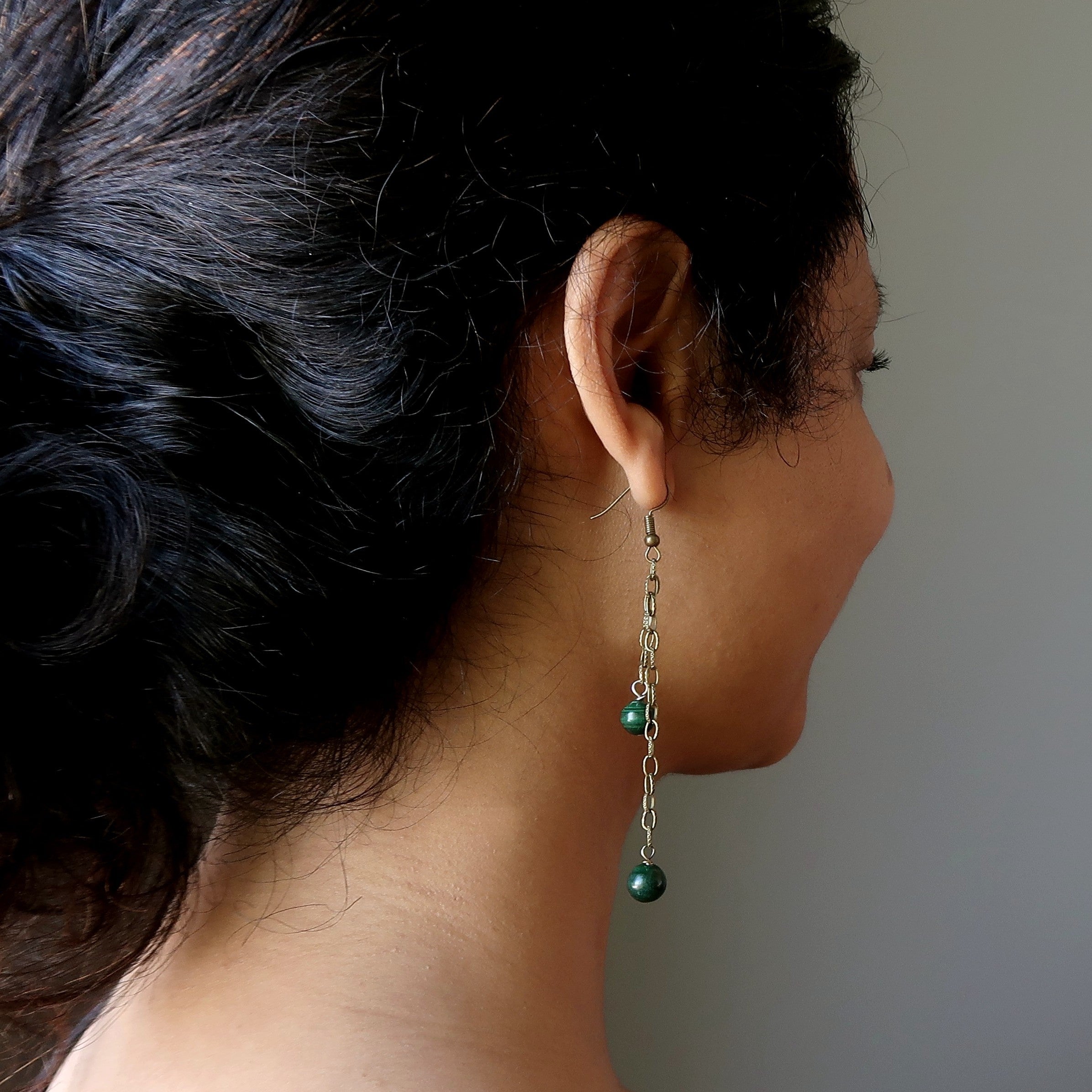 Boucles d'oreilles malachite Double Trouble longue chaîne