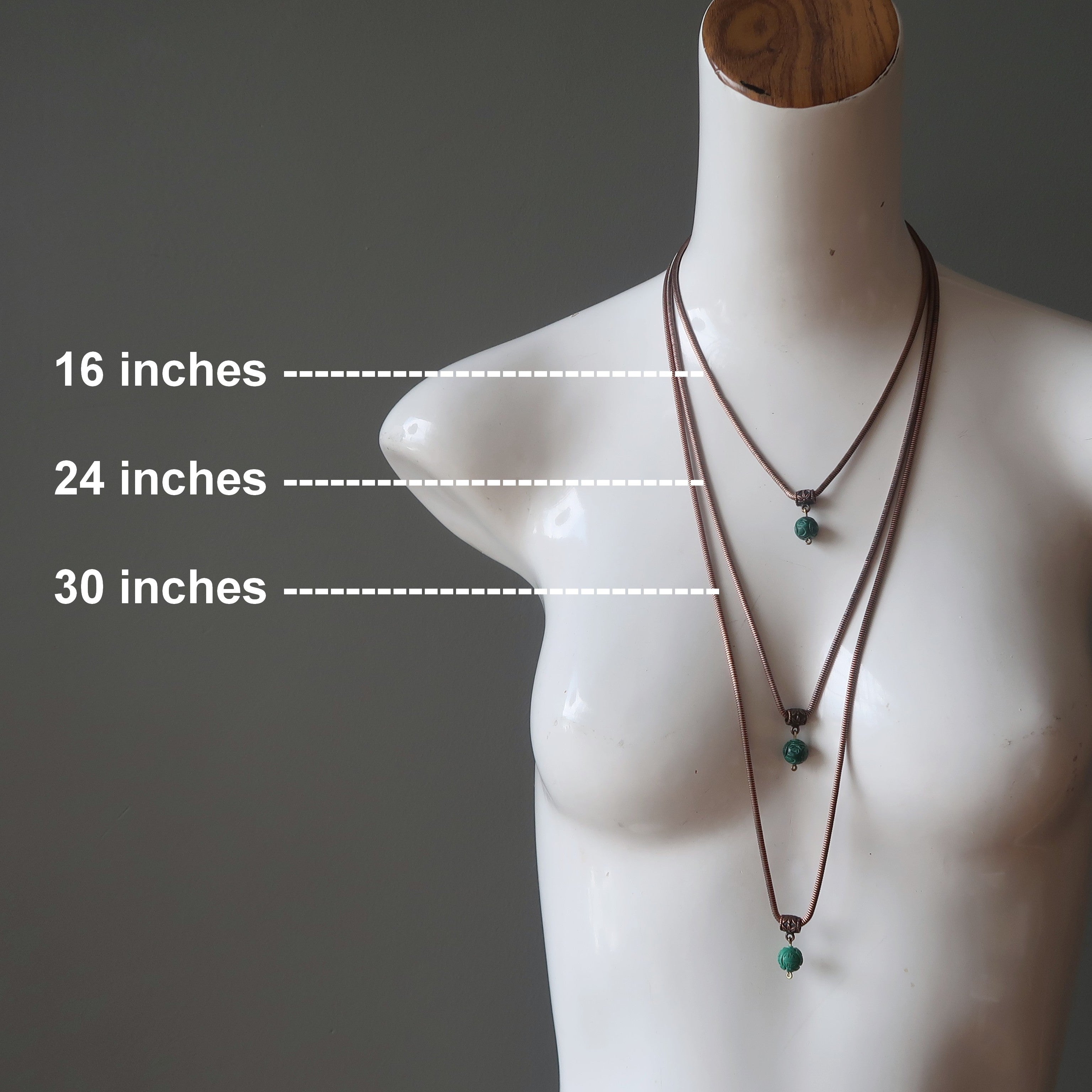 Collier en Malachite Île d'Émeraude Enchantée Pierre sculptée