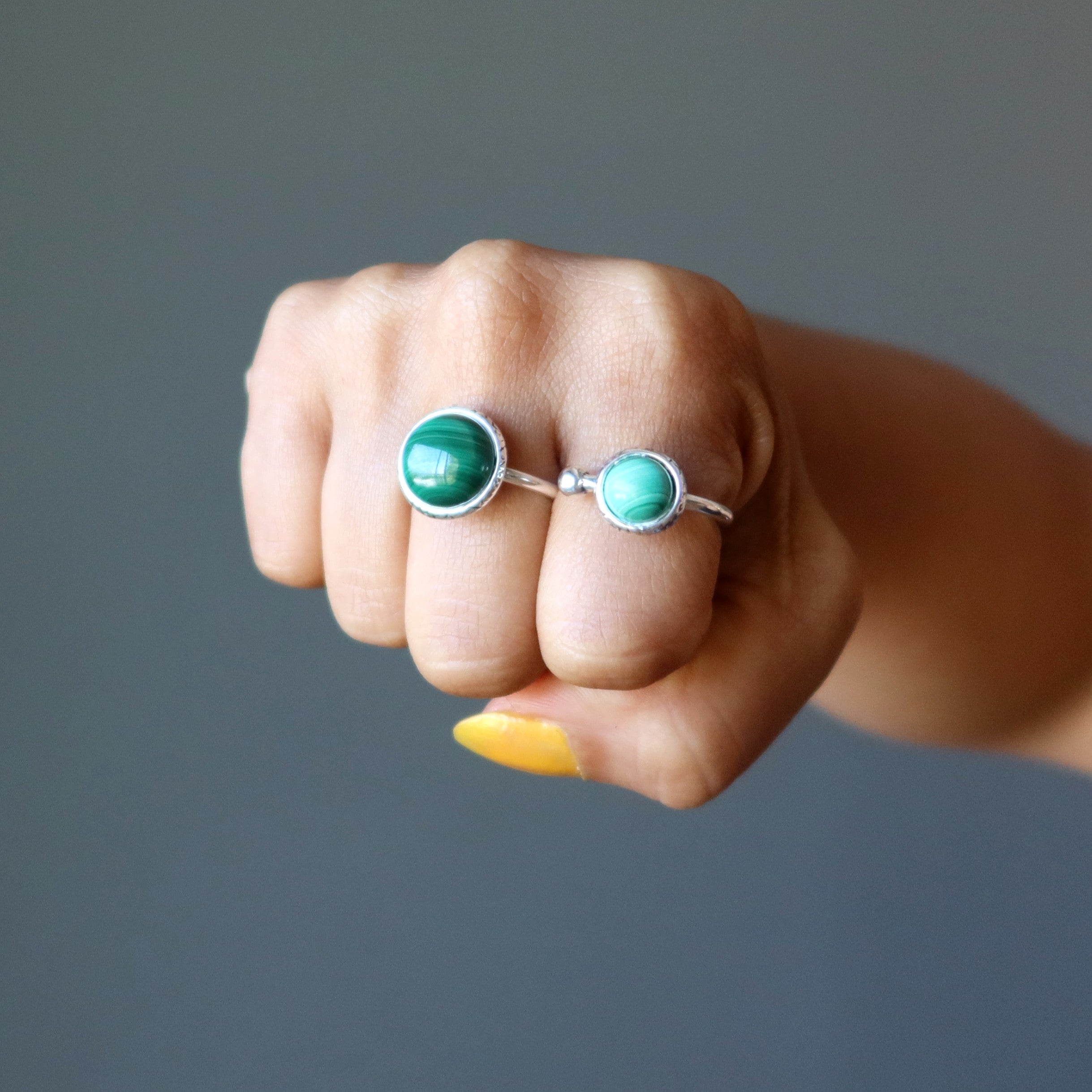 Bague en malachite à double coup de poing américain, pierre verte