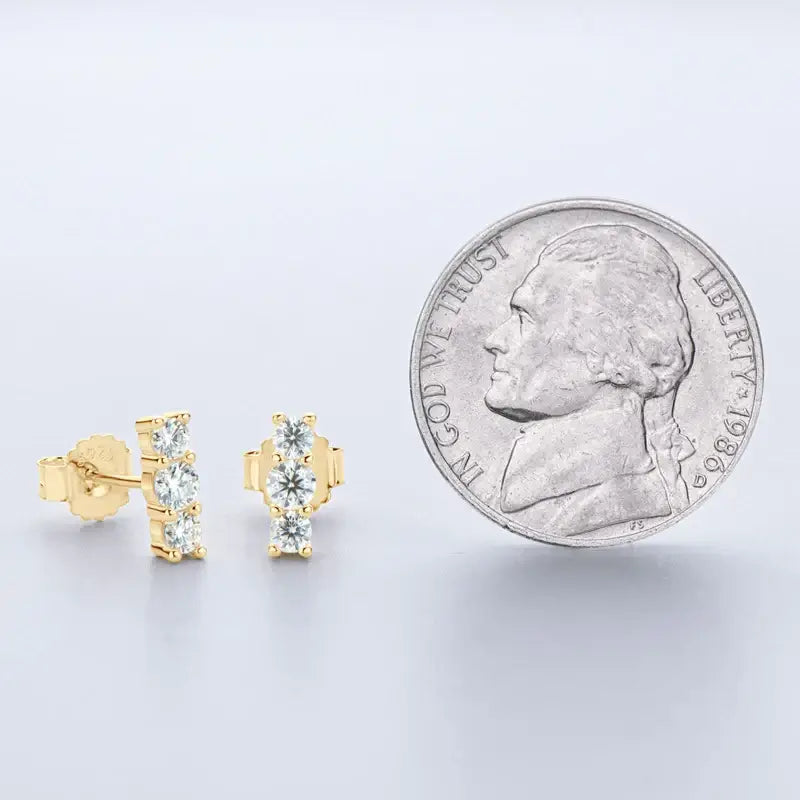 Boucles d'oreilles clous en moissanite, mini-clous d'oreilles montantes incurvées en argent sterling 925 pour femmes