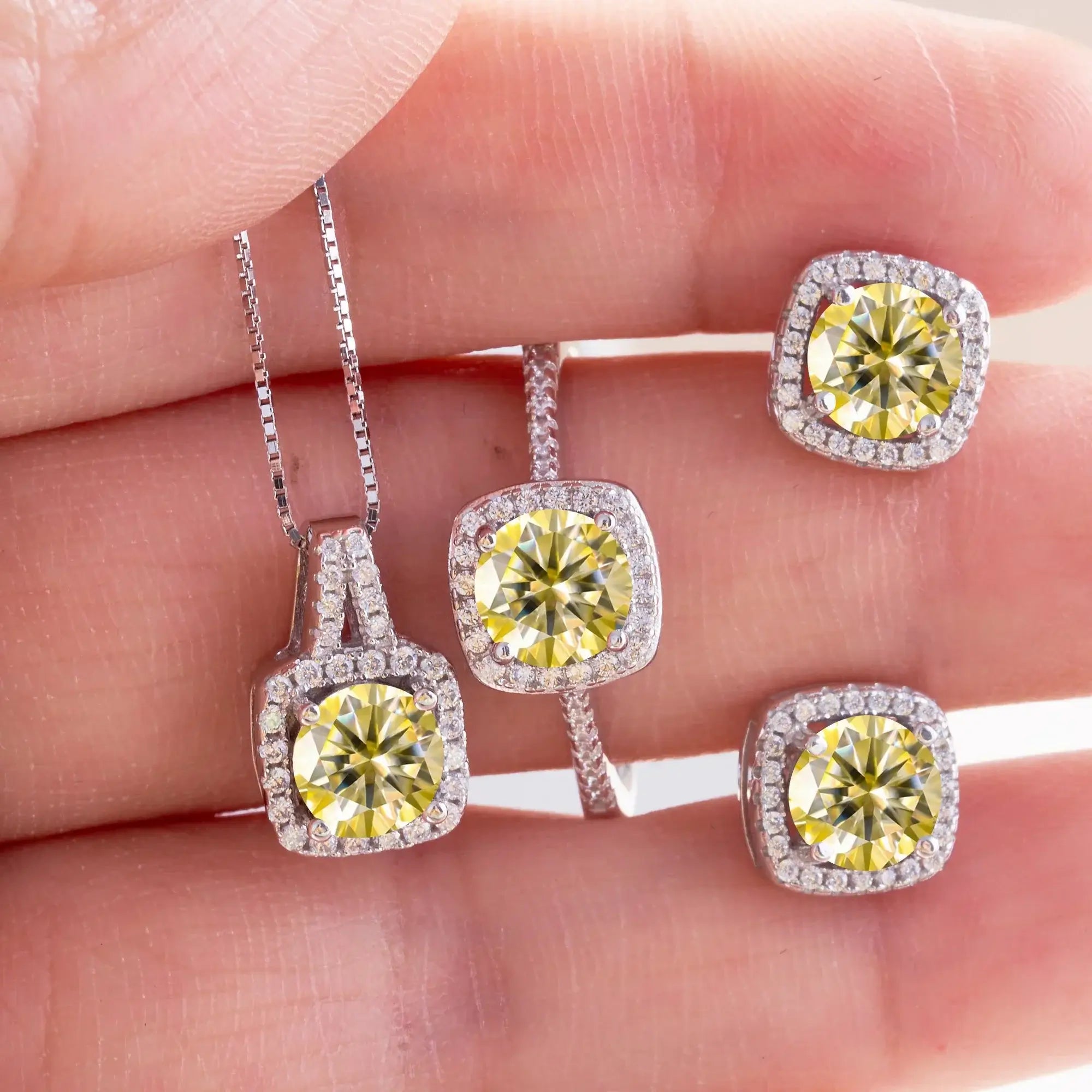 Moissanit D-Farbe runder Schliff 925 Sterling Silber Anhänger Halskette und Ohrstecker Set