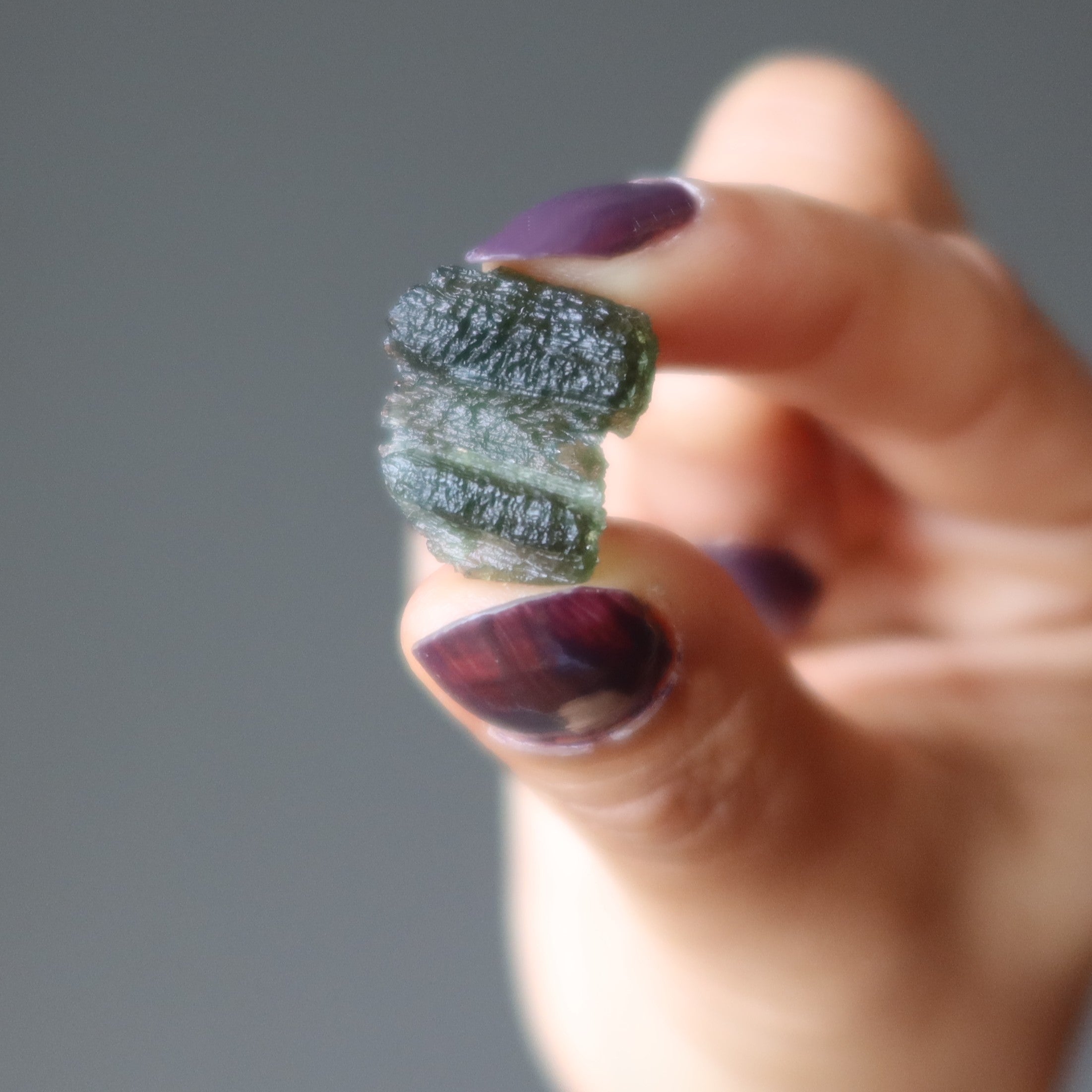 Moldavite Tectite Défilement Gardien des Archives Akashiques Véritable Gemme Verte