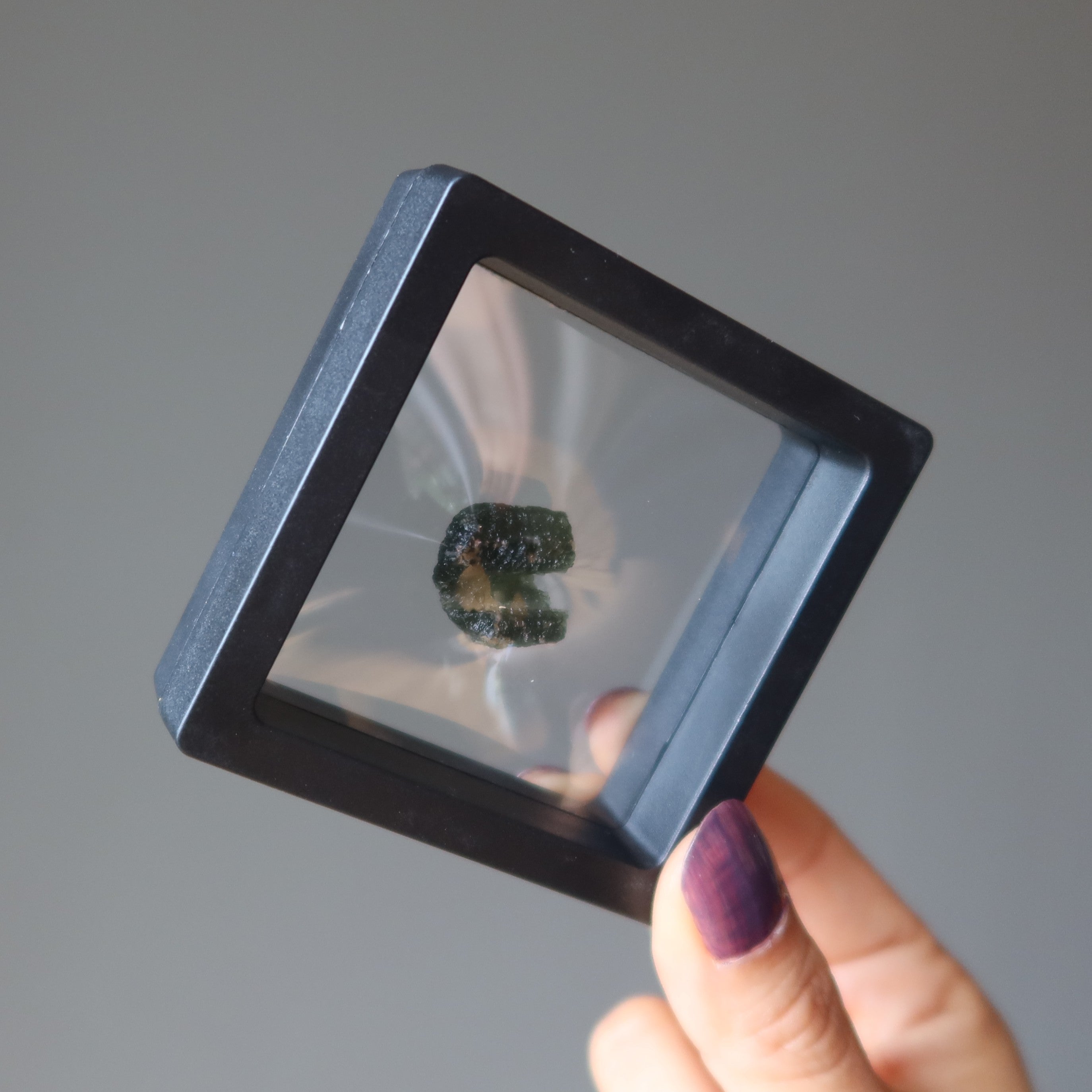 Moldavite Tectite Défilement Gardien des Archives Akashiques Véritable Gemme Verte