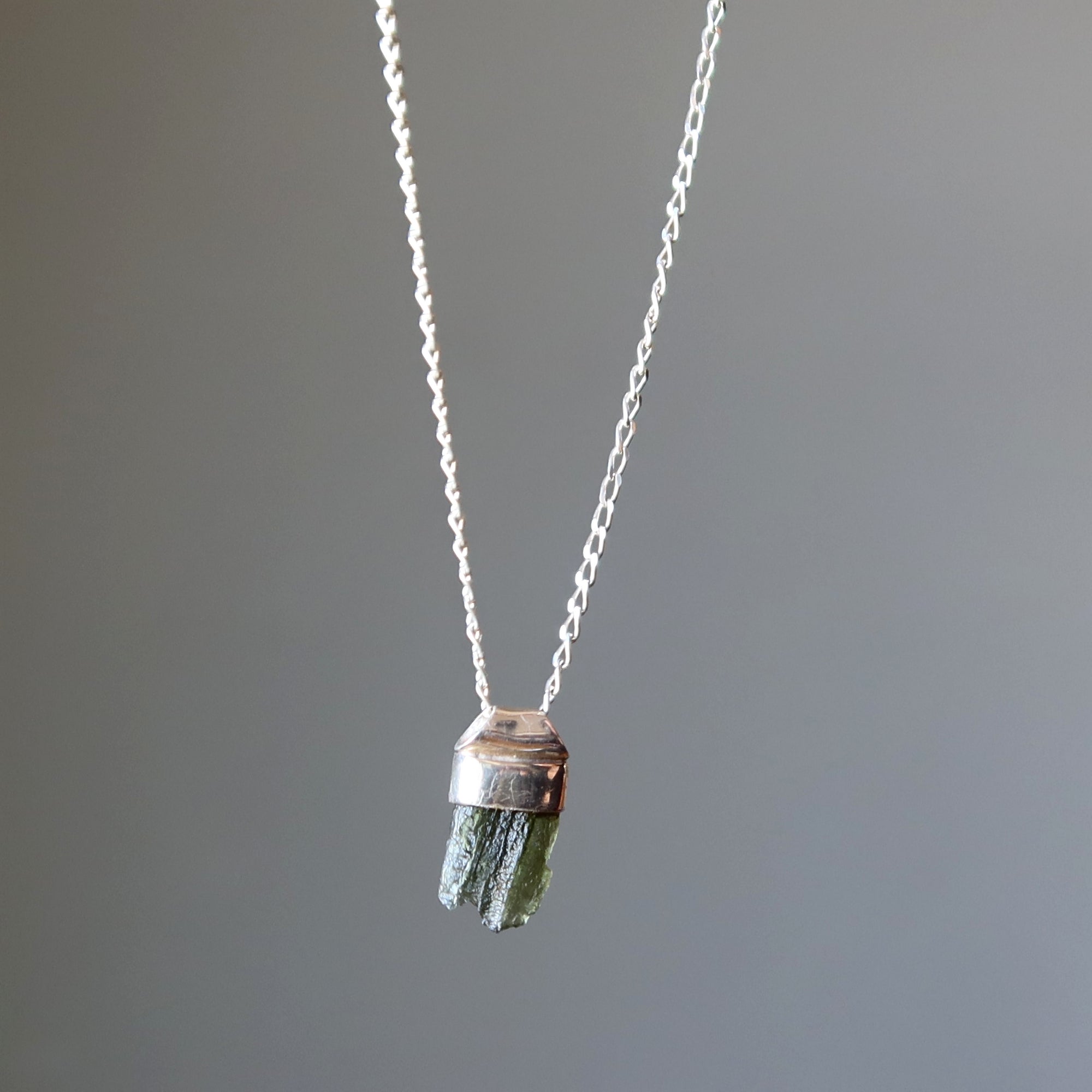 Moldavit-Halskette Licht der Aurora Edelstein Sterling