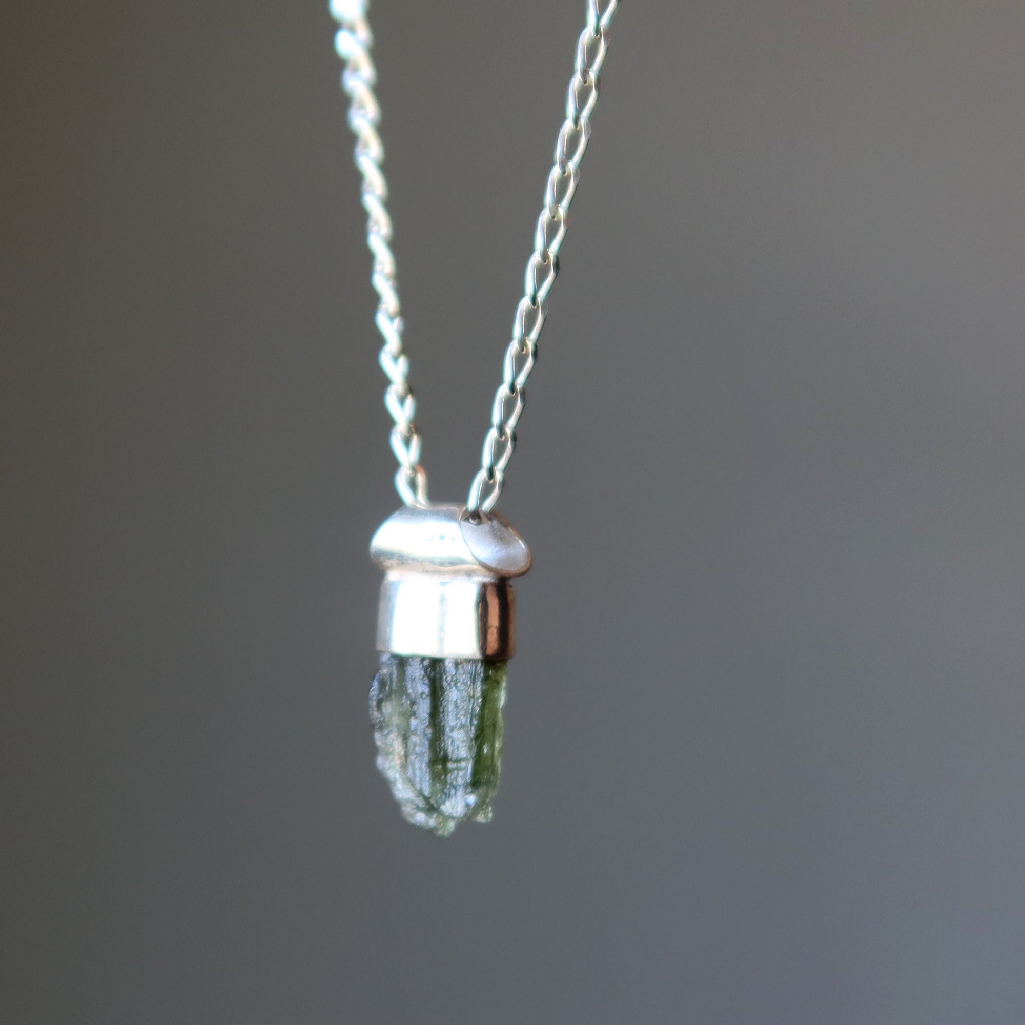Moldavit-Halskette Licht der Aurora Edelstein Sterling