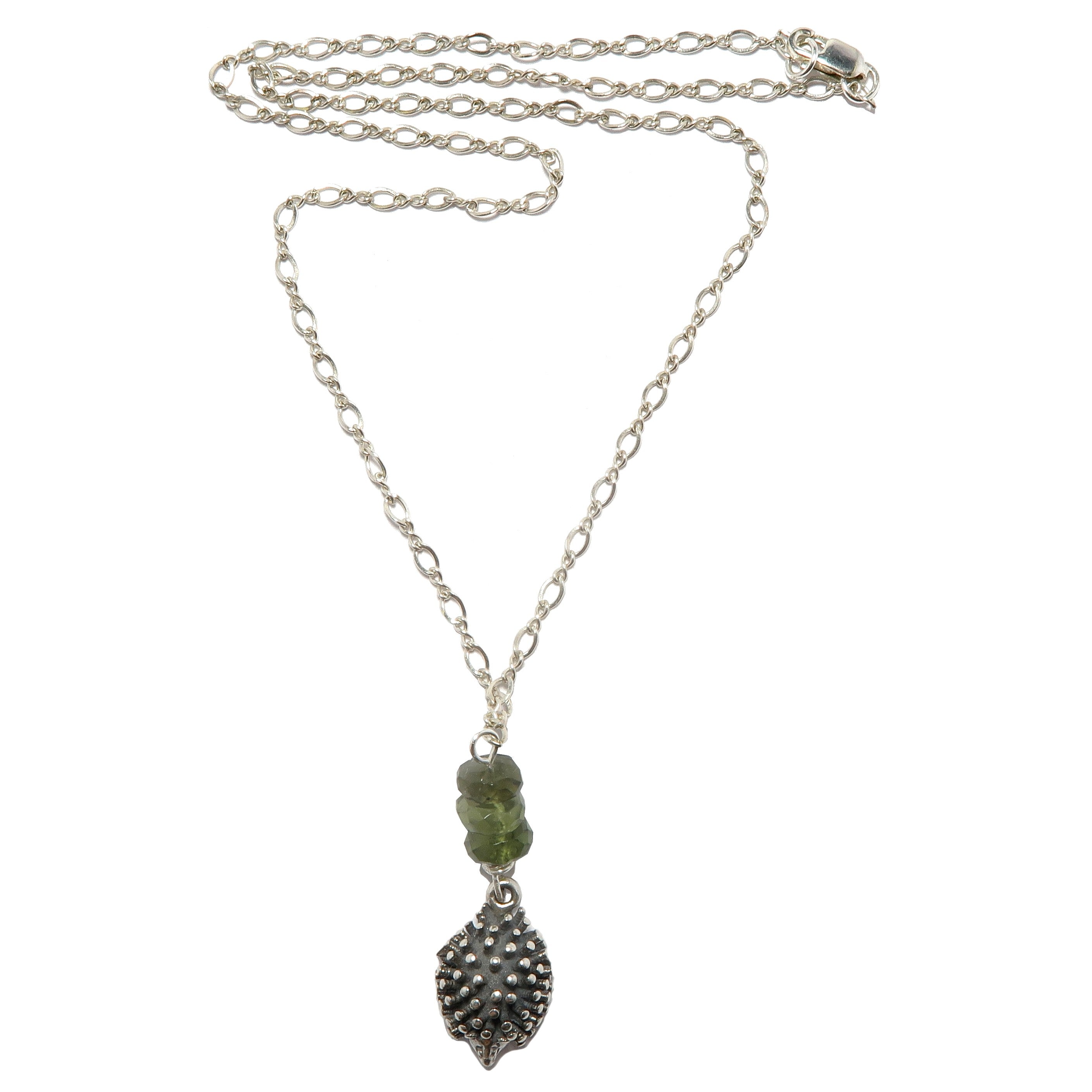 Moldavit-Halskette Freundlicher Igel Sterlingsilber