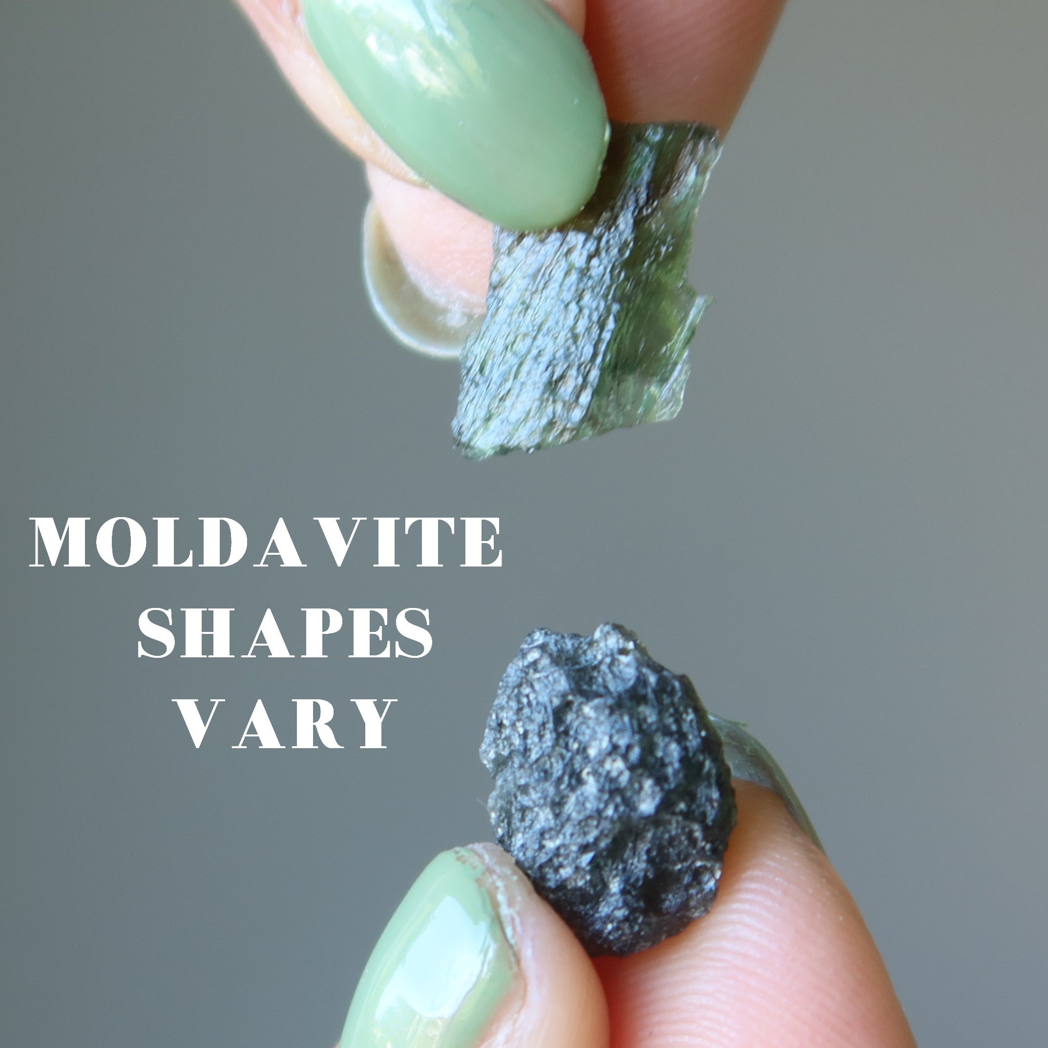 Pendentif Moldavite Tectite Verte Reliquaire Laiton