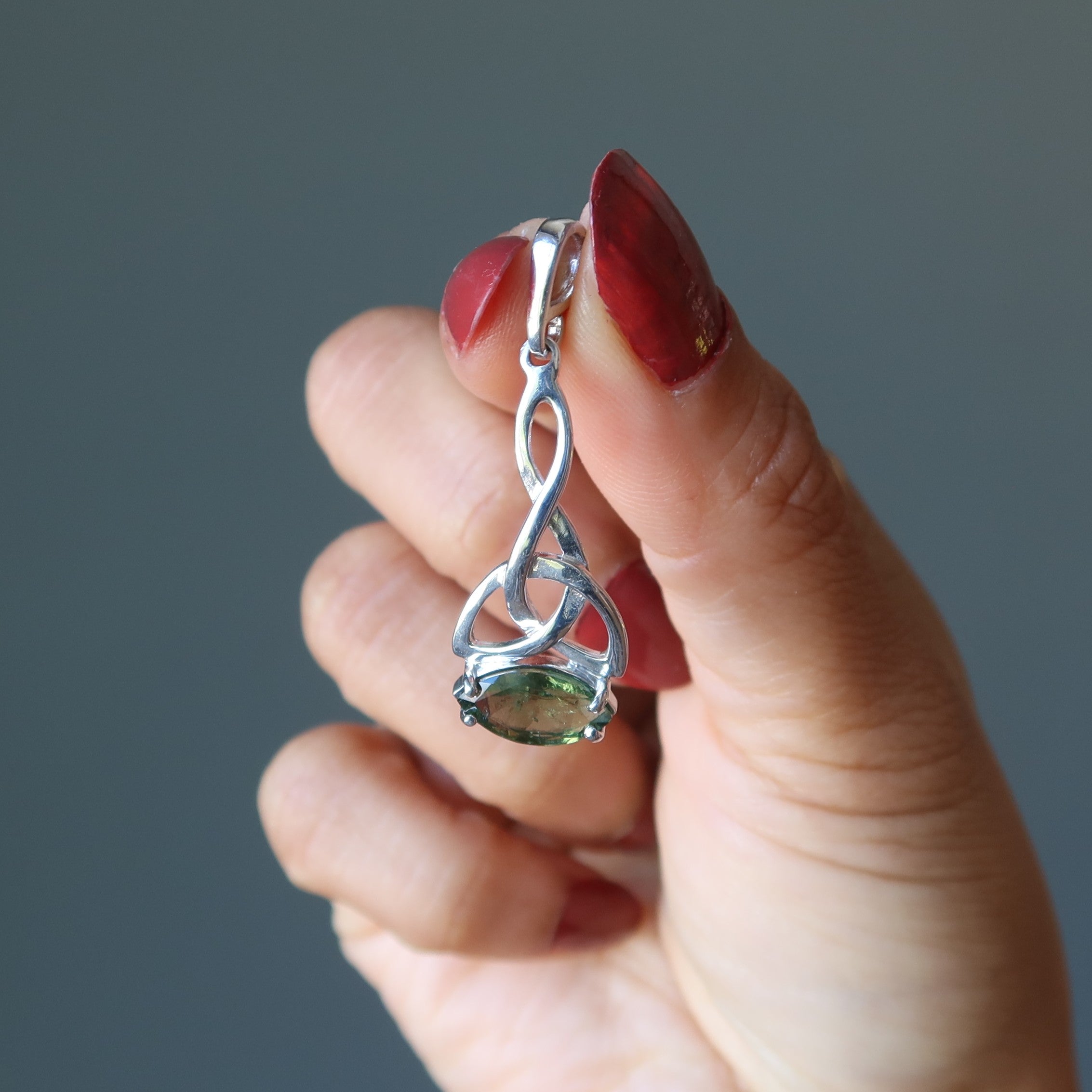 Moldavit-Anhänger Irisches Glück Keltischer Knoten Sterling Silber