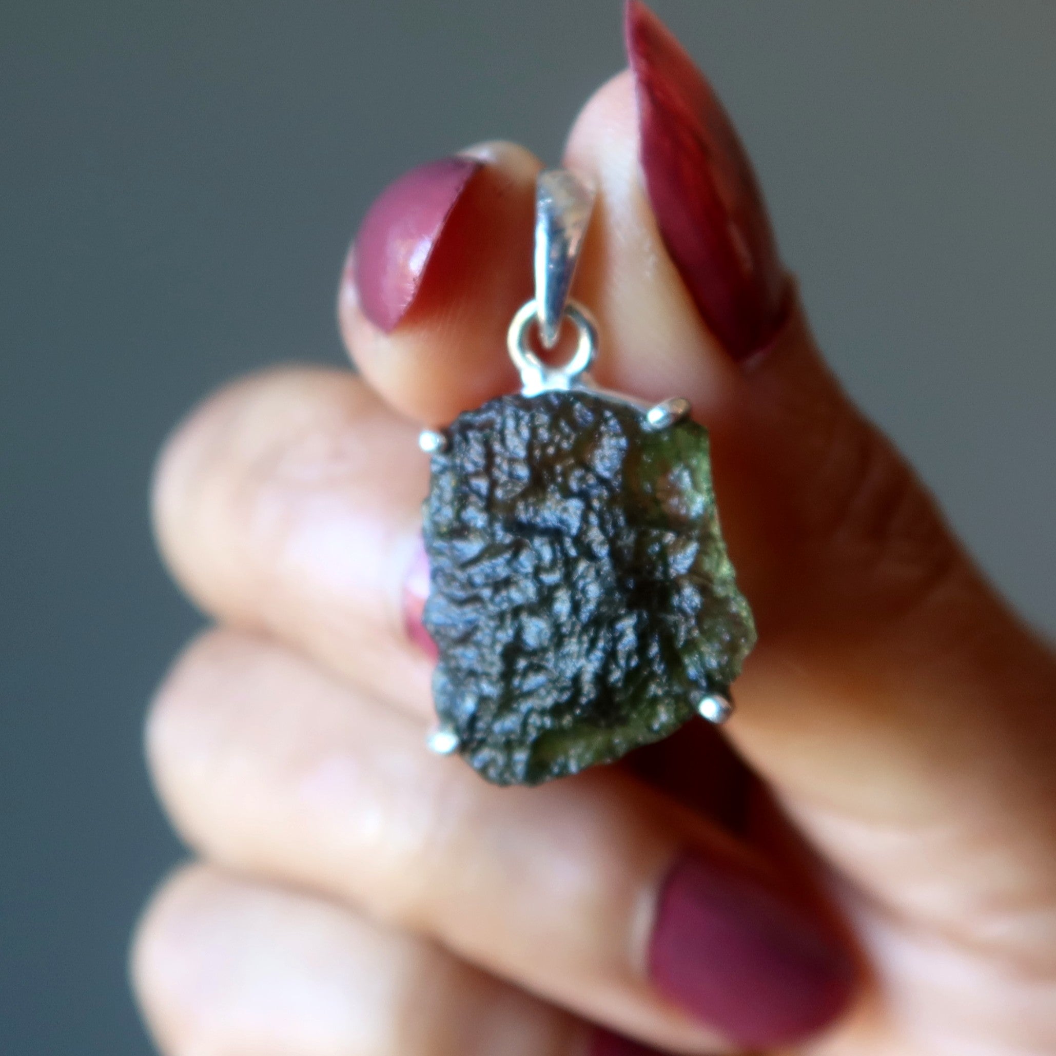 Moldavit Anhänger Mini Monster Manifestation Sterling