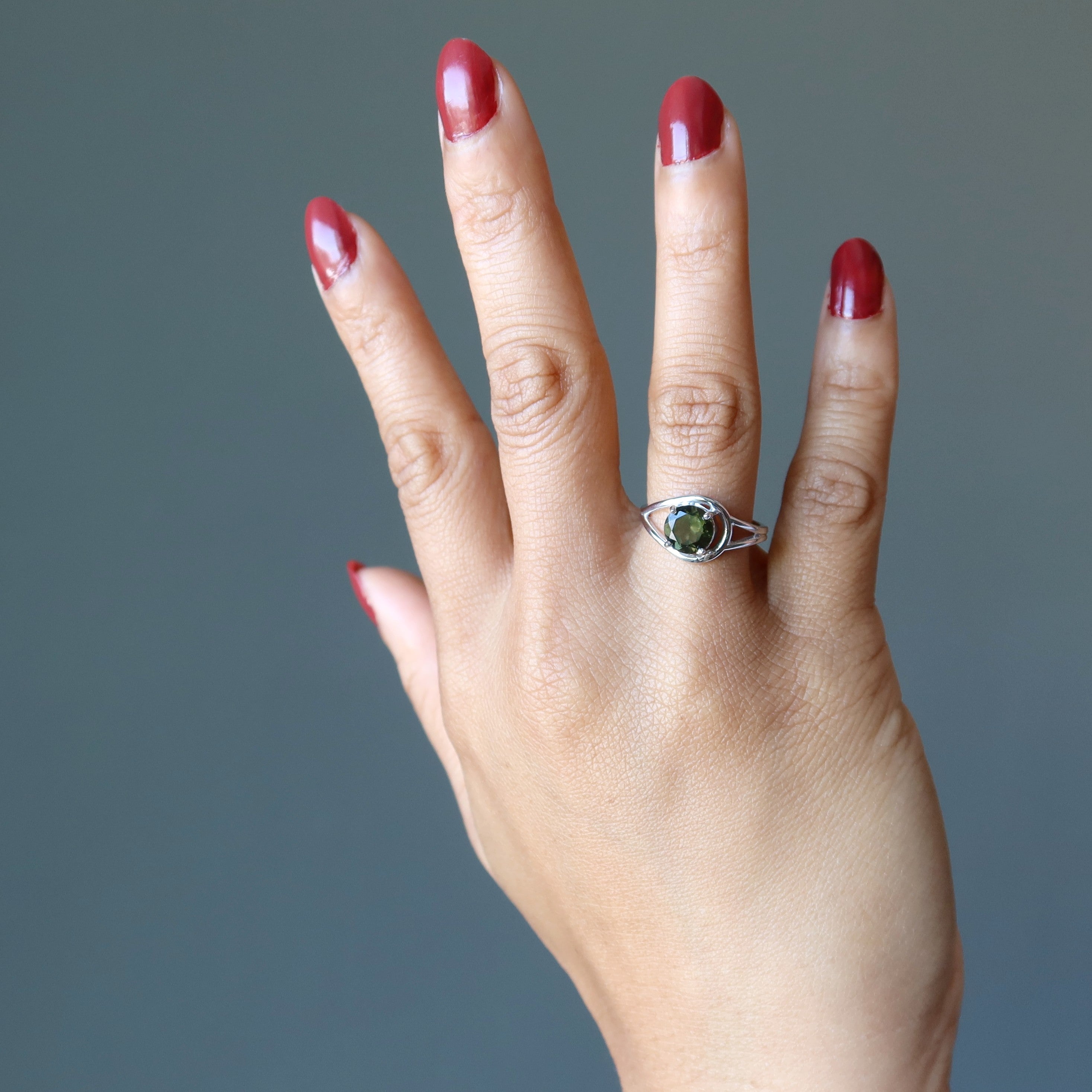 Bague Moldavite l'histoire d'amour de Saturne Gemme argent sterling