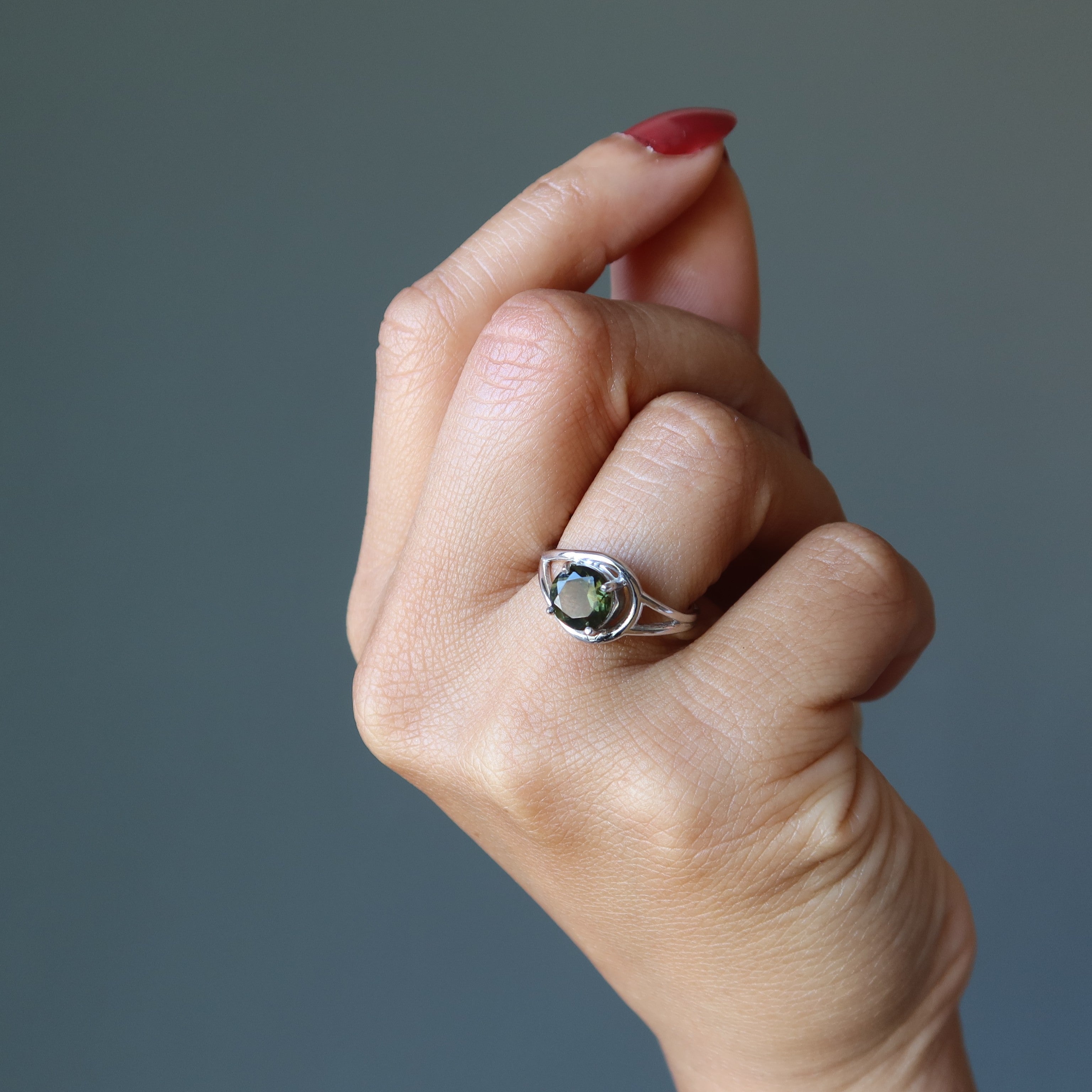 Bague Moldavite l'histoire d'amour de Saturne Gemme argent sterling