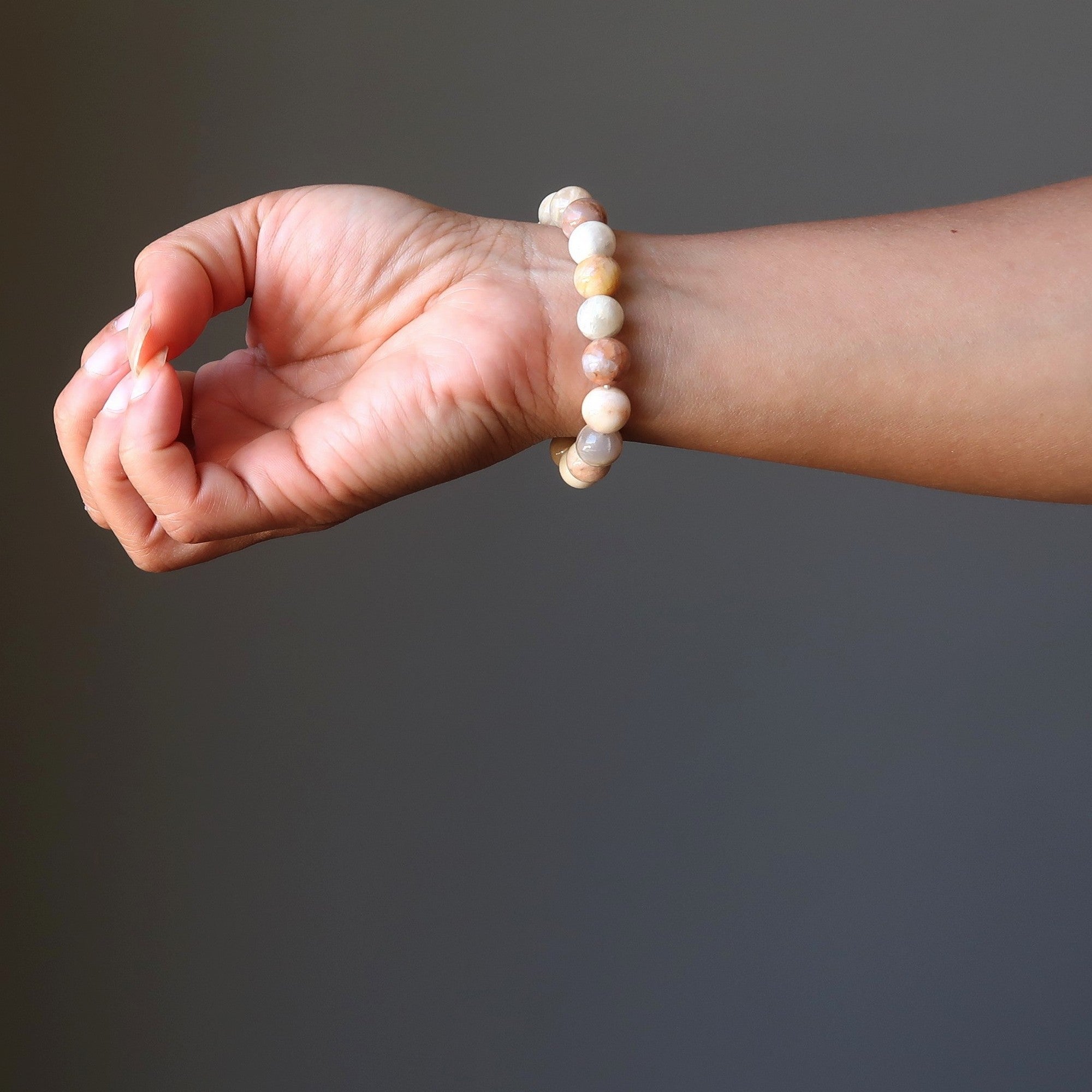 Armband aus goldenem Pfirsich-Mondstein „Sonne trifft Mond“ Tierkreiszeichen Kristall