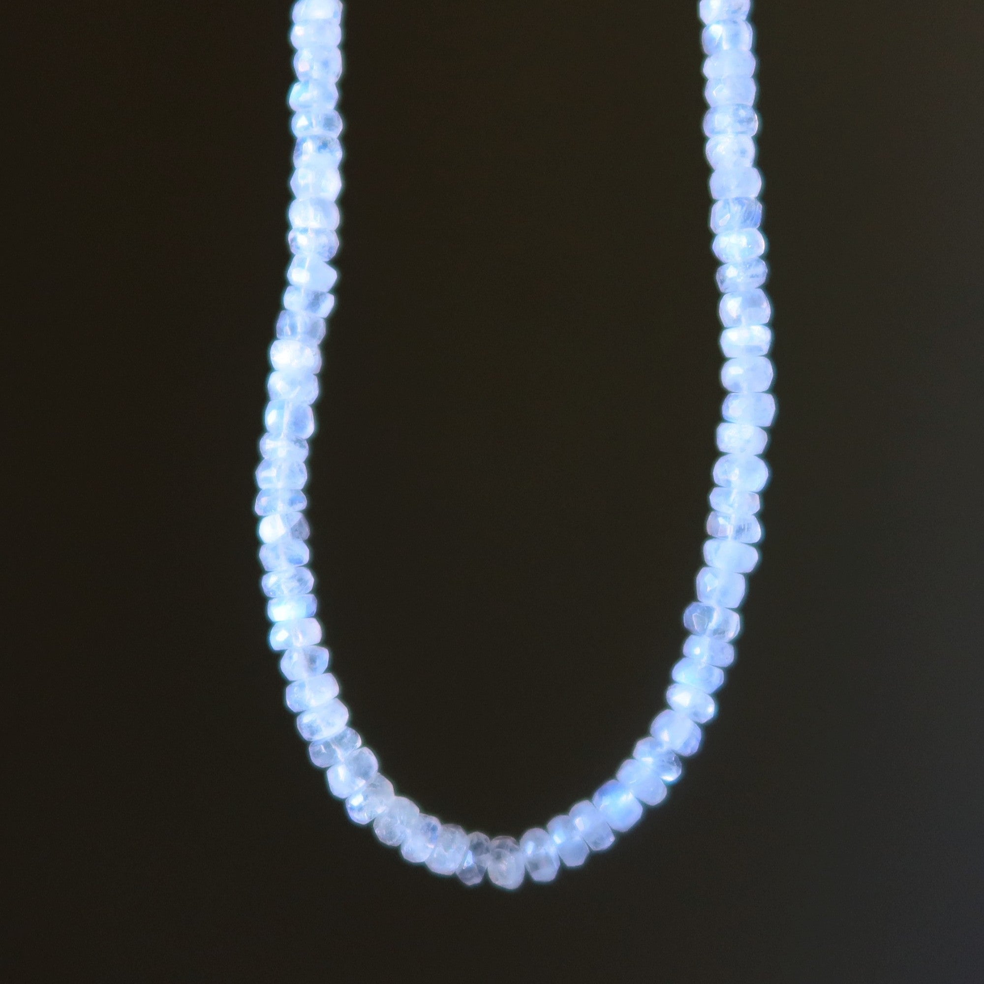 Collier en pierre de lune arc-en-ciel, gemme facettée étoile scintillante