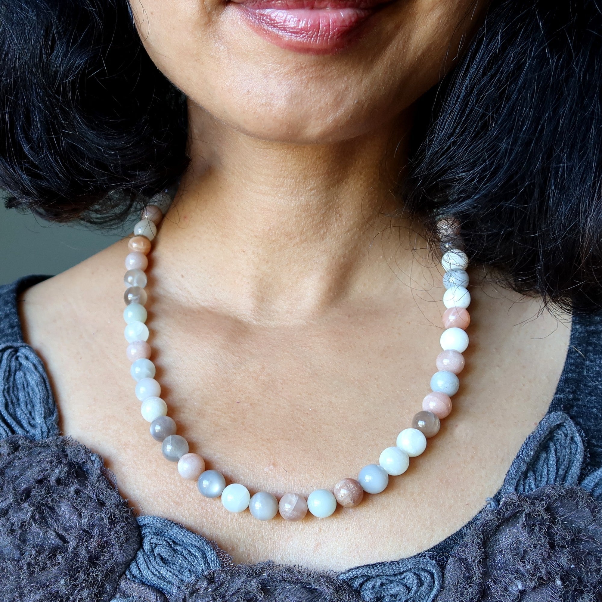 Collier Pierre de Lune Éclat Intemporel Lumière Lunaire Gemme