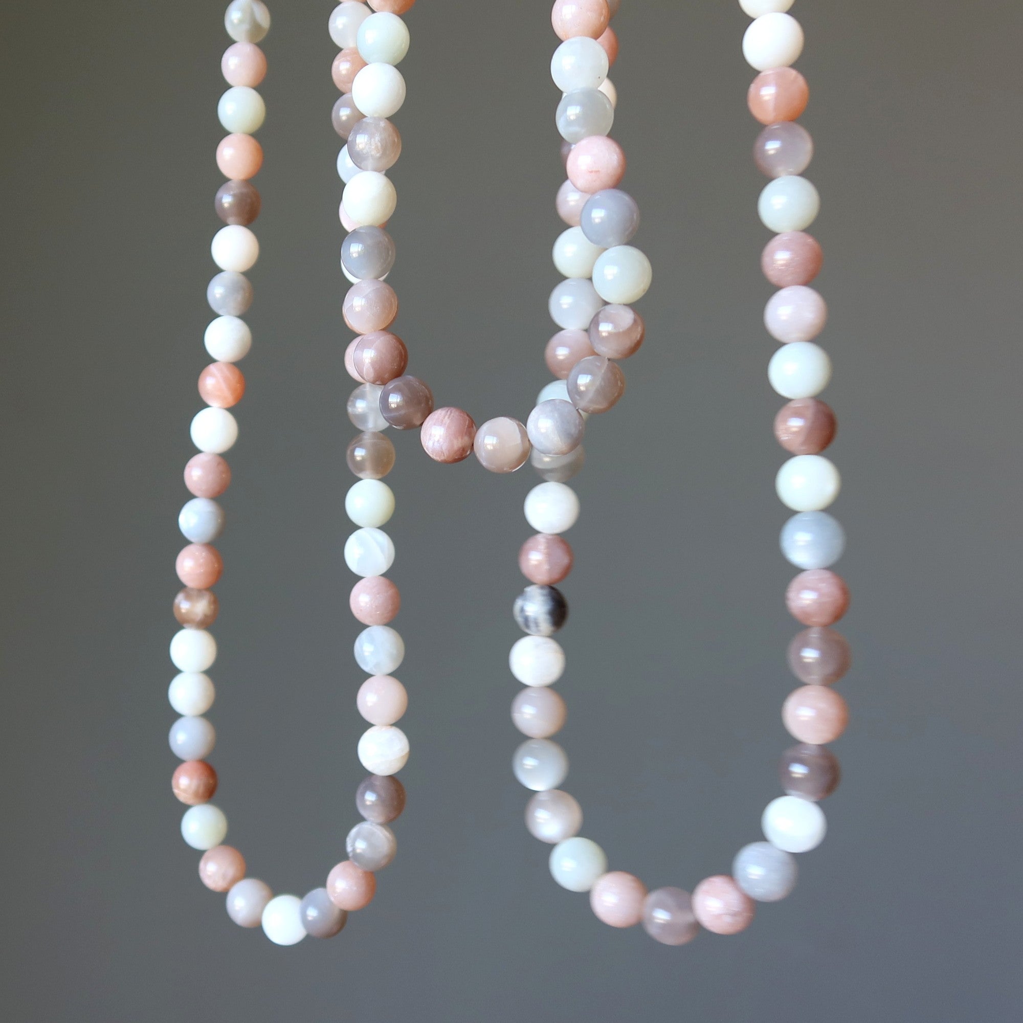 Collier Pierre de Lune Éclat Intemporel Lumière Lunaire Gemme
