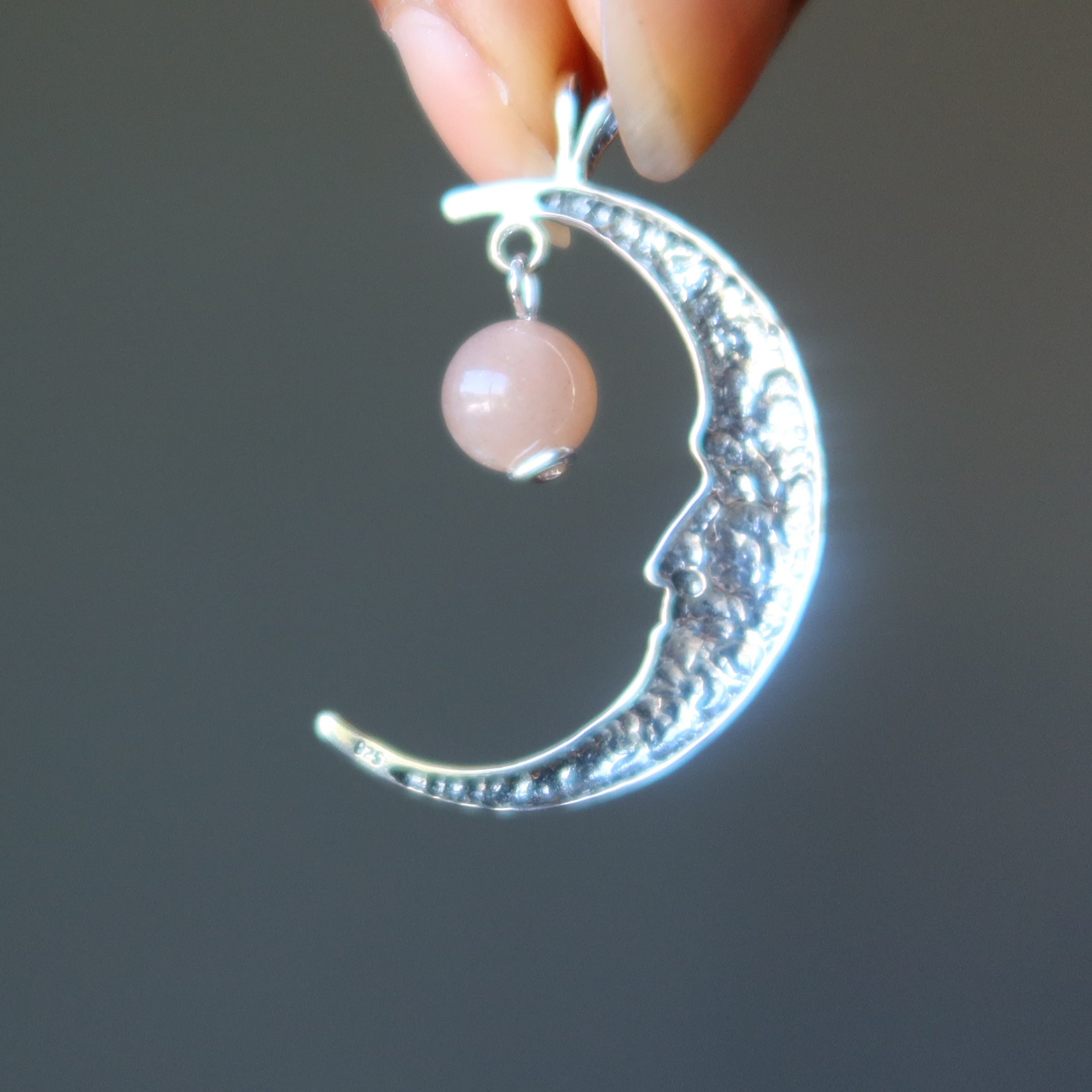 Pfirsich-Mondstein-Anhänger Halbmond Sterlingsilber