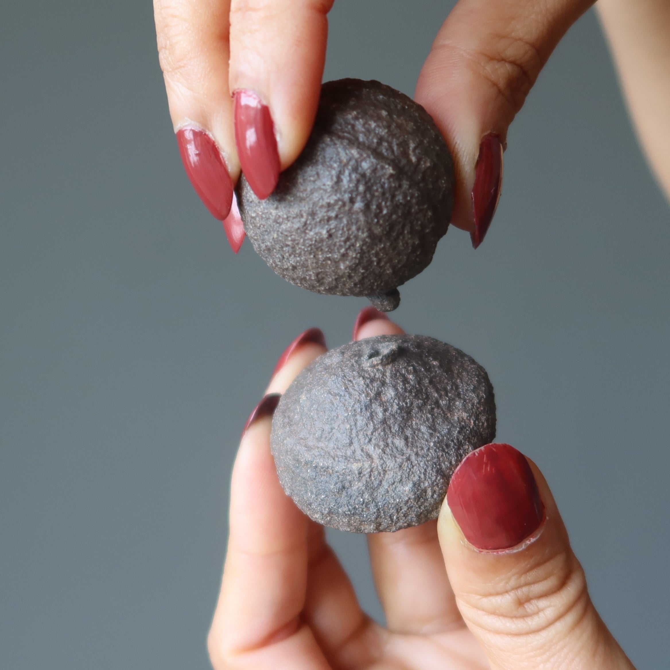 Moqui Marbles Paar abgestimmter Schamanenstein-Kugeln