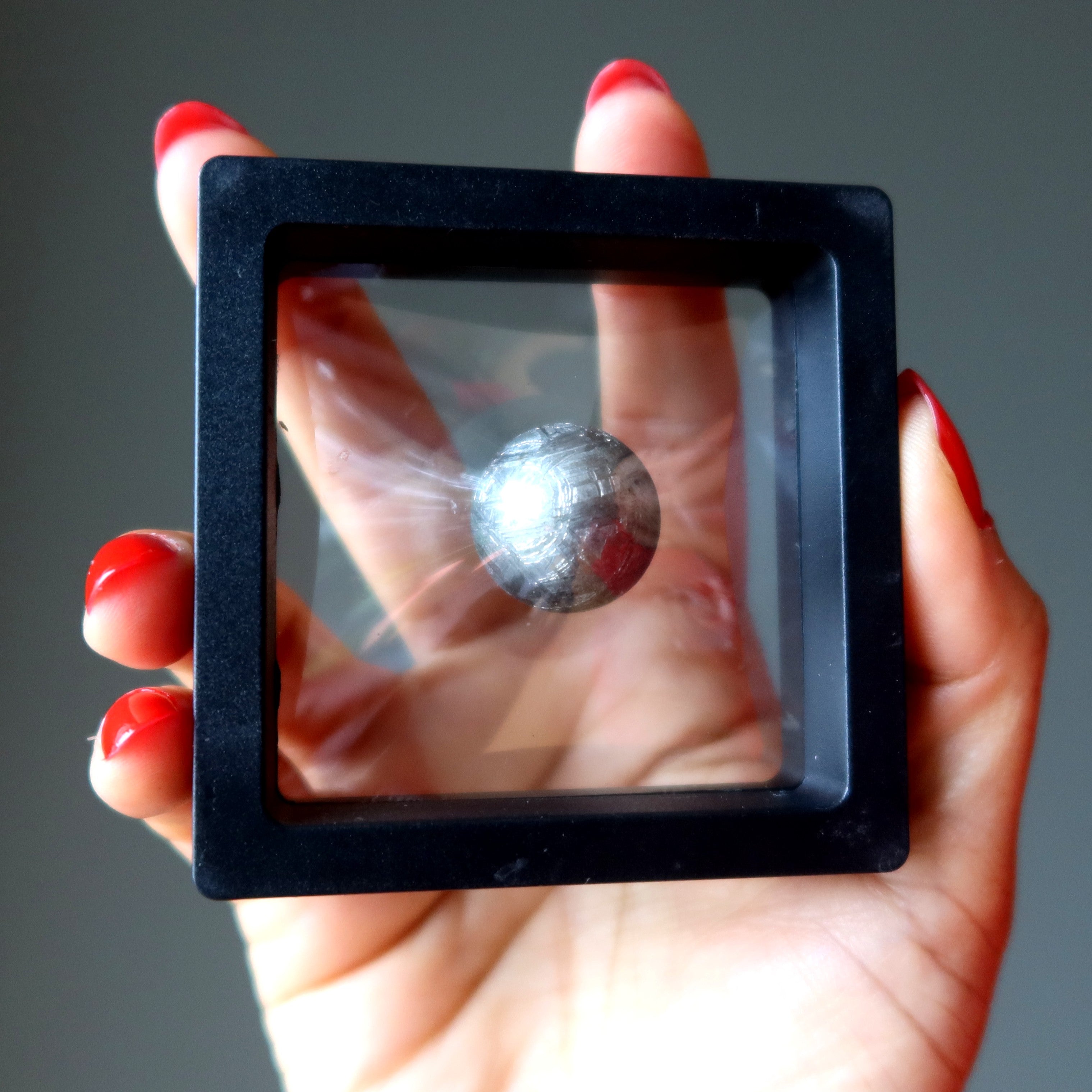 Sphère météorite de Gibeon Balle de cristal de fer spatio-temporelle