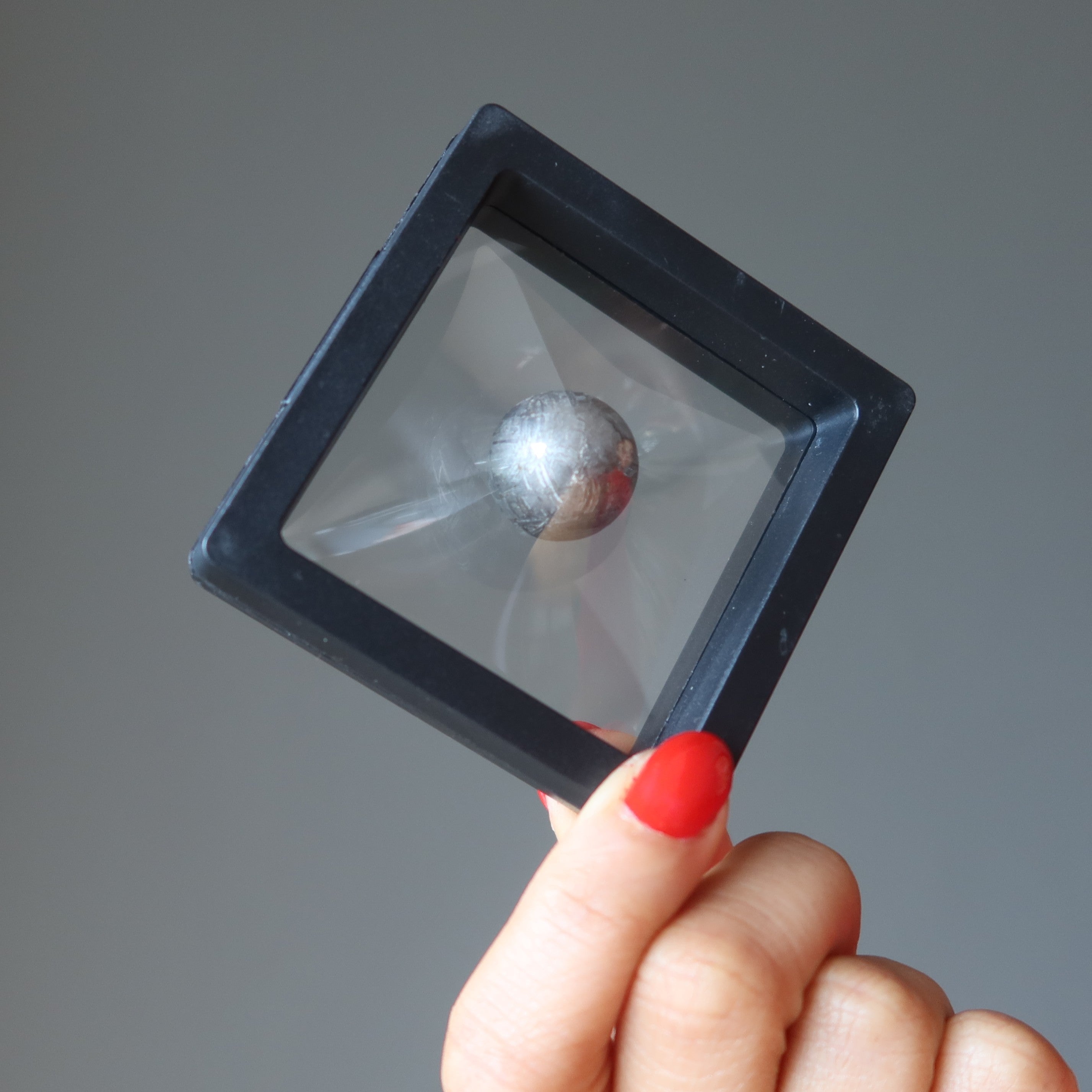 Sphère météorite de Gibeon Balle de cristal de fer spatio-temporelle